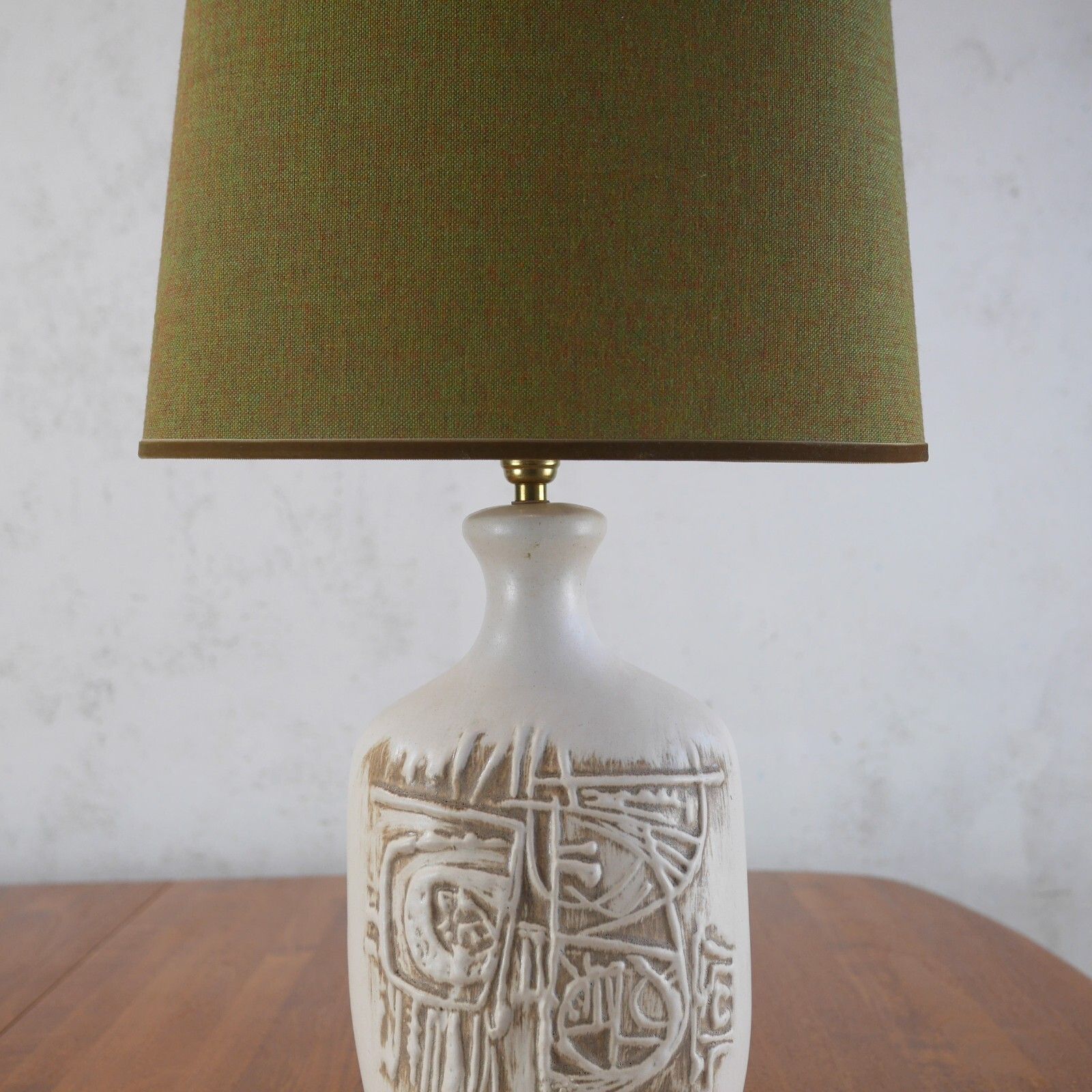 photo buy Vintage Mid Century Abstract Brutalist Studio Pottery Lamp Shade #102729
