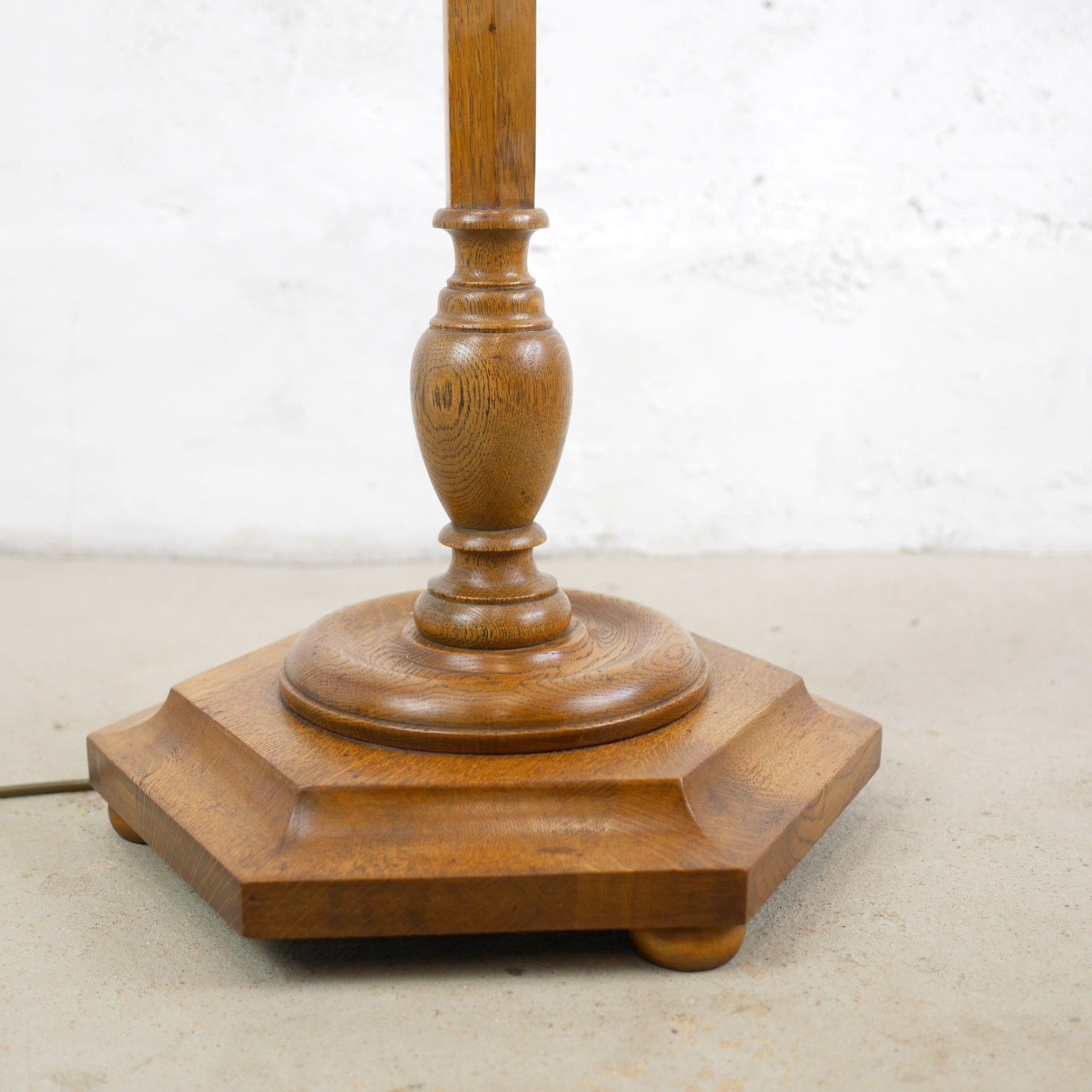 photo furniture Tall Antique Wooden Warm Elm Standard Floor Lamp Light Heals Style Deco #103142