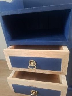 Beautifully Upcycled Telephone Seat photo furniture