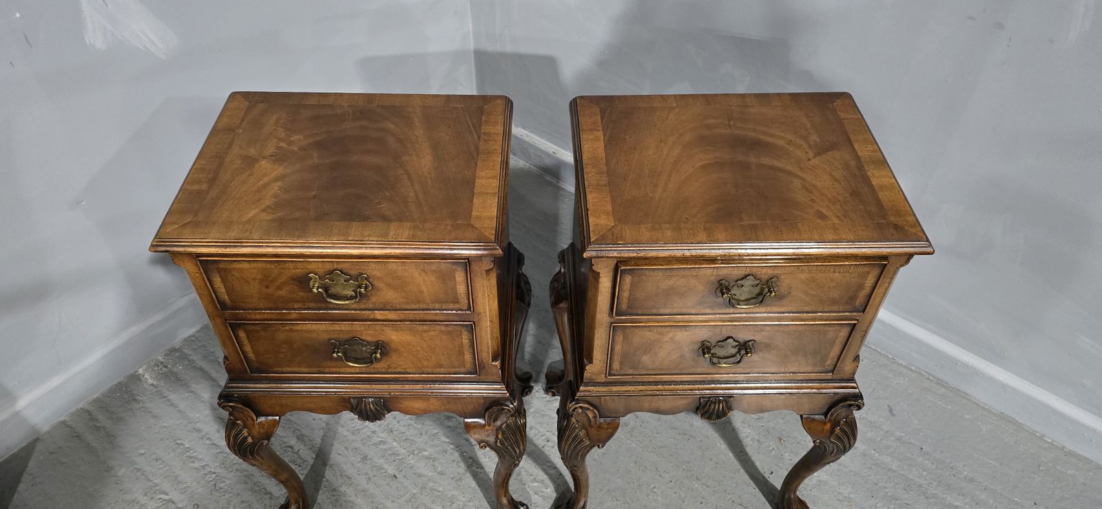 Top Quality Queen Anne Walnut Bedside Chest Of Drawers photo vintage