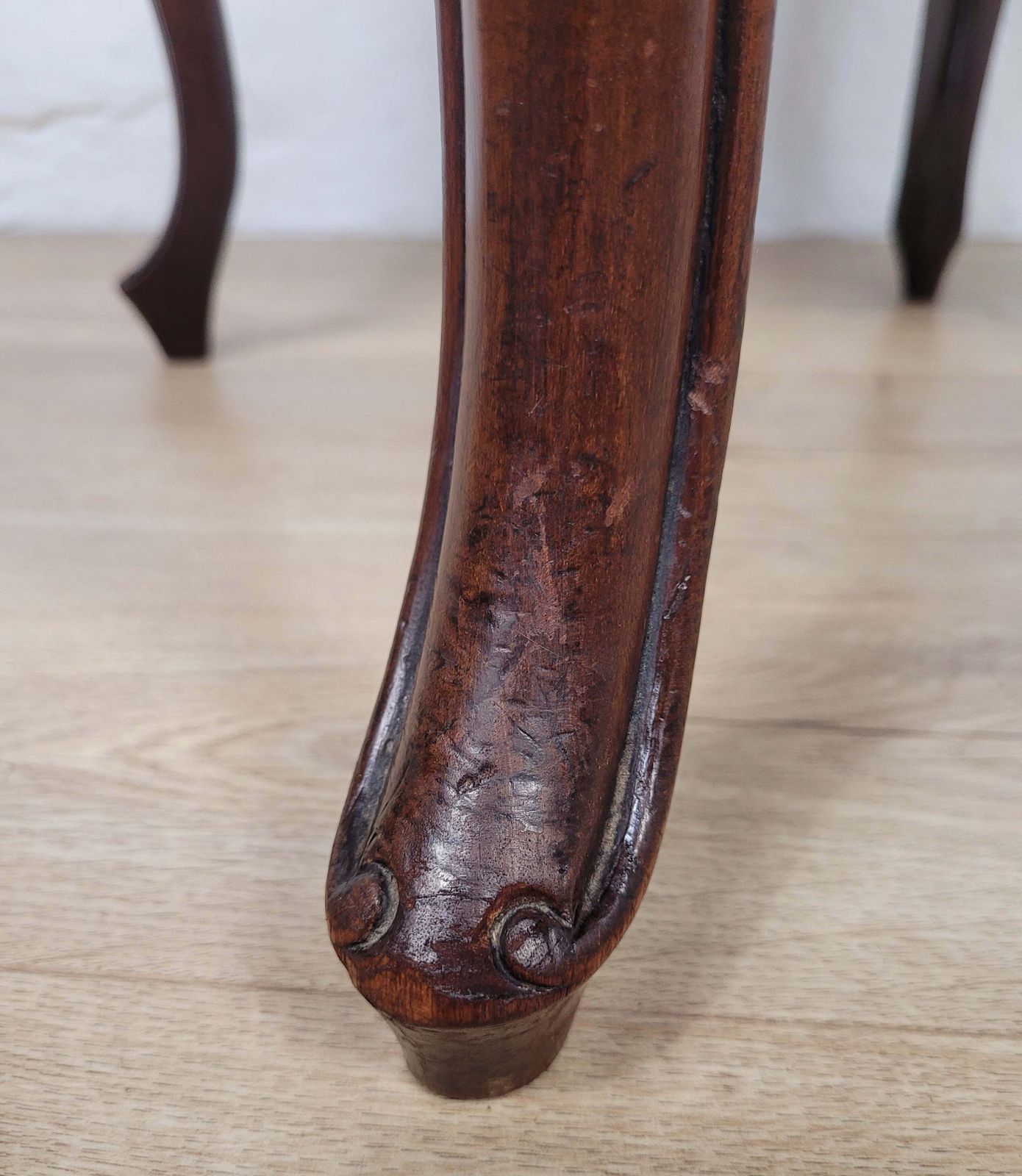 photo vinterior Edwardian Corner Chair Carved Ribbon Crest Floral Slat English
