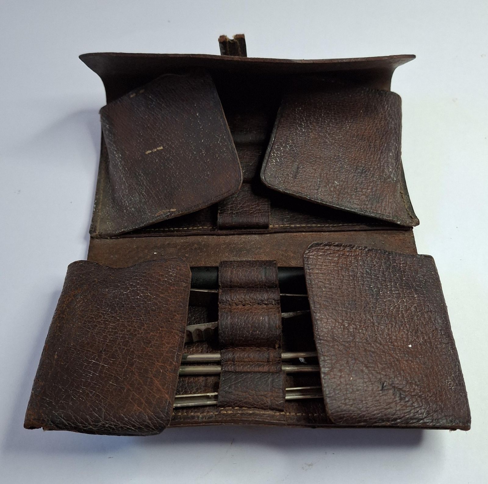 Cased Boer War/Wwi British Military Surgeon’s Roll – "Maw Aldersgate St" – Broad Arrow Marked photo furniture