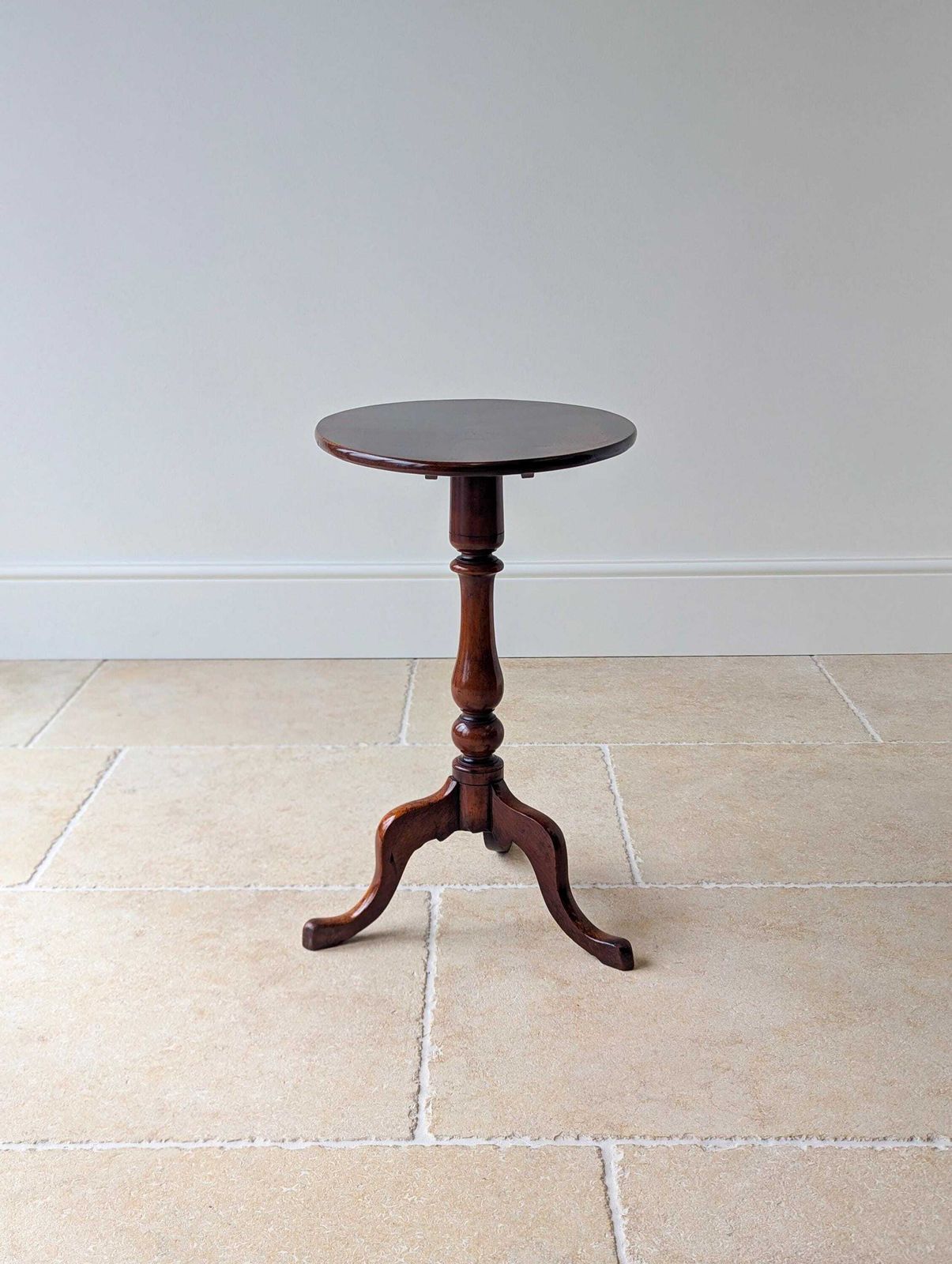 Furniture Antique Georgian Mahogany Oval Tilt Top Tripod Wine Table C.1820 photo
