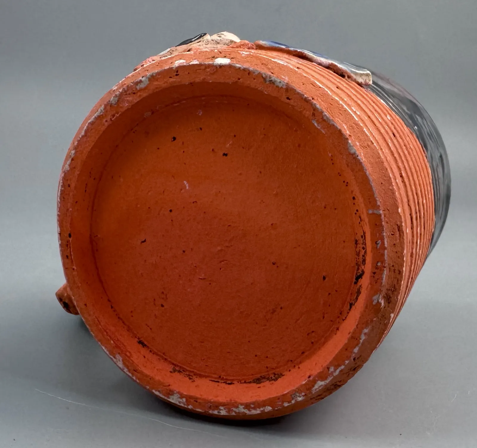 Japanese Sumida Gawa Mug With Applied Karako Figure, Signed Kōko — Meiji / Early Taishō Period photo vinterior