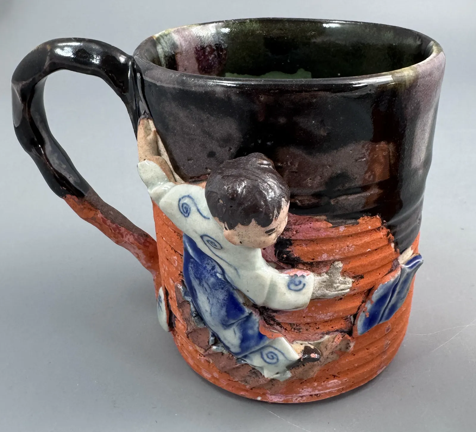 photo furniture Japanese Sumida Gawa Mug With Applied Karako Figure, Signed Kōko — Meiji / Early Taishō Period