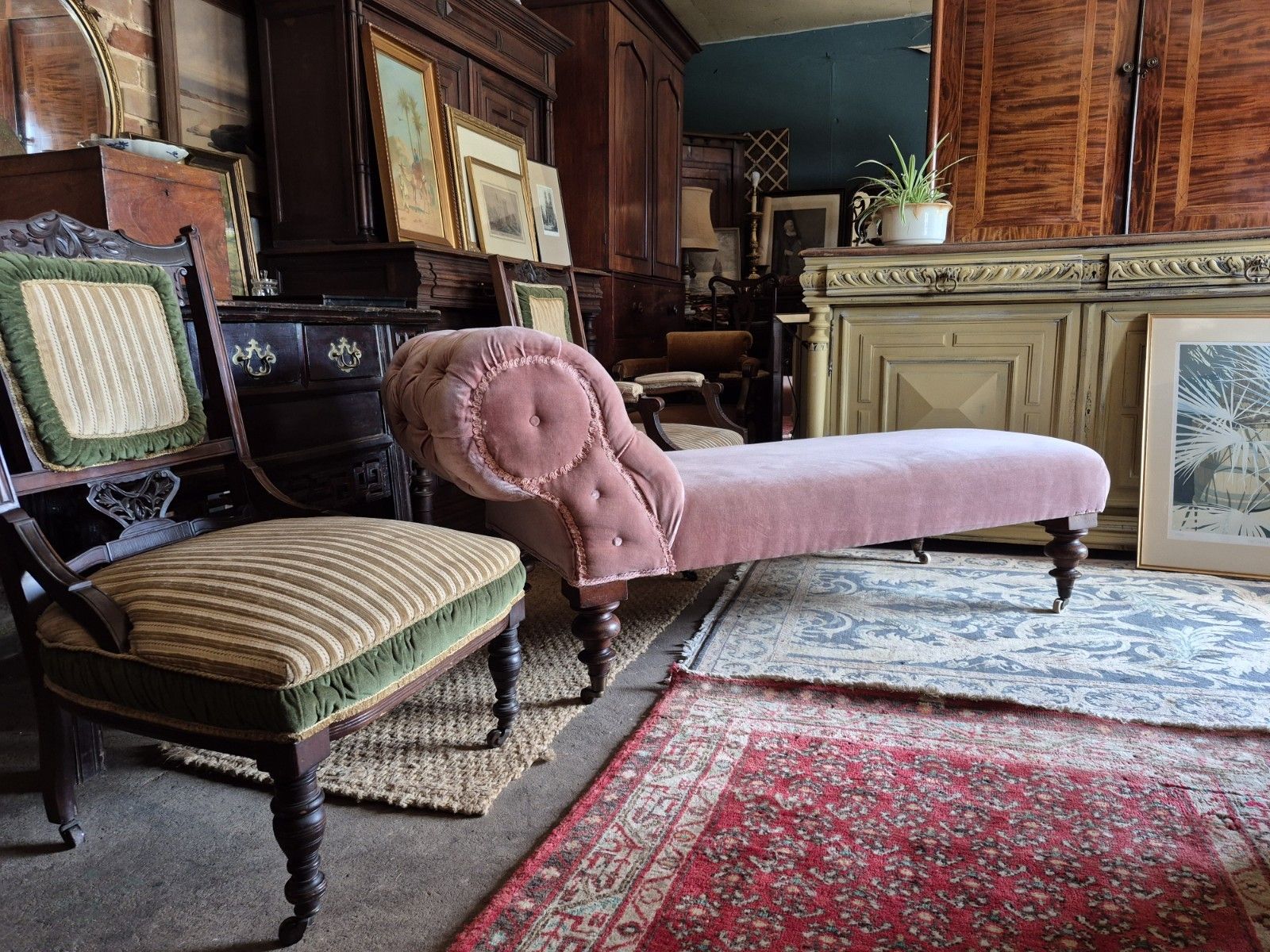 Gorgeous Country House 19th C Victorian Buttoned Vintage Chaise Longue Oak Legs