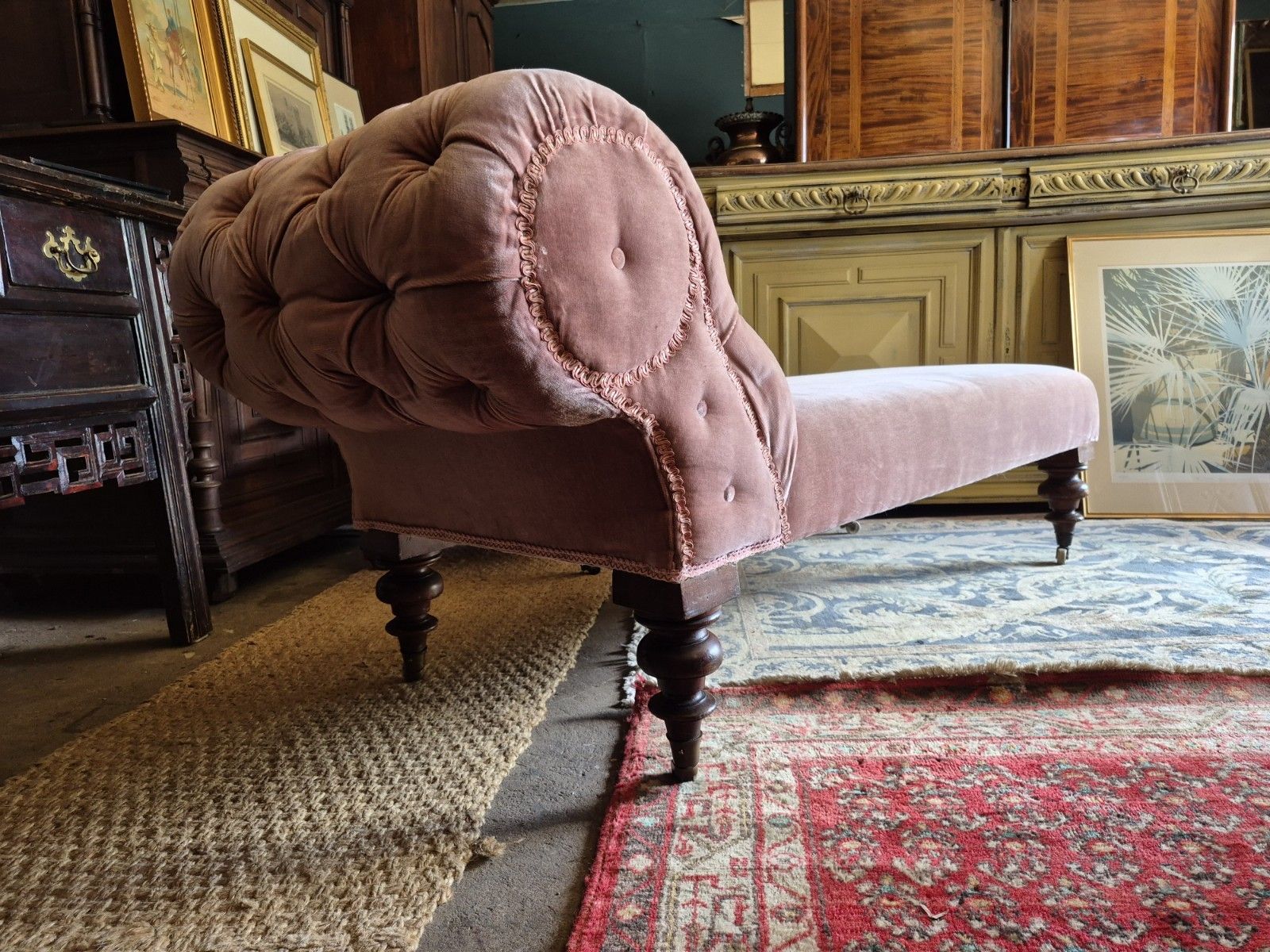Gorgeous Country House 19th C Victorian Buttoned Vintage Chaise Longue Oak Legs photo for sale