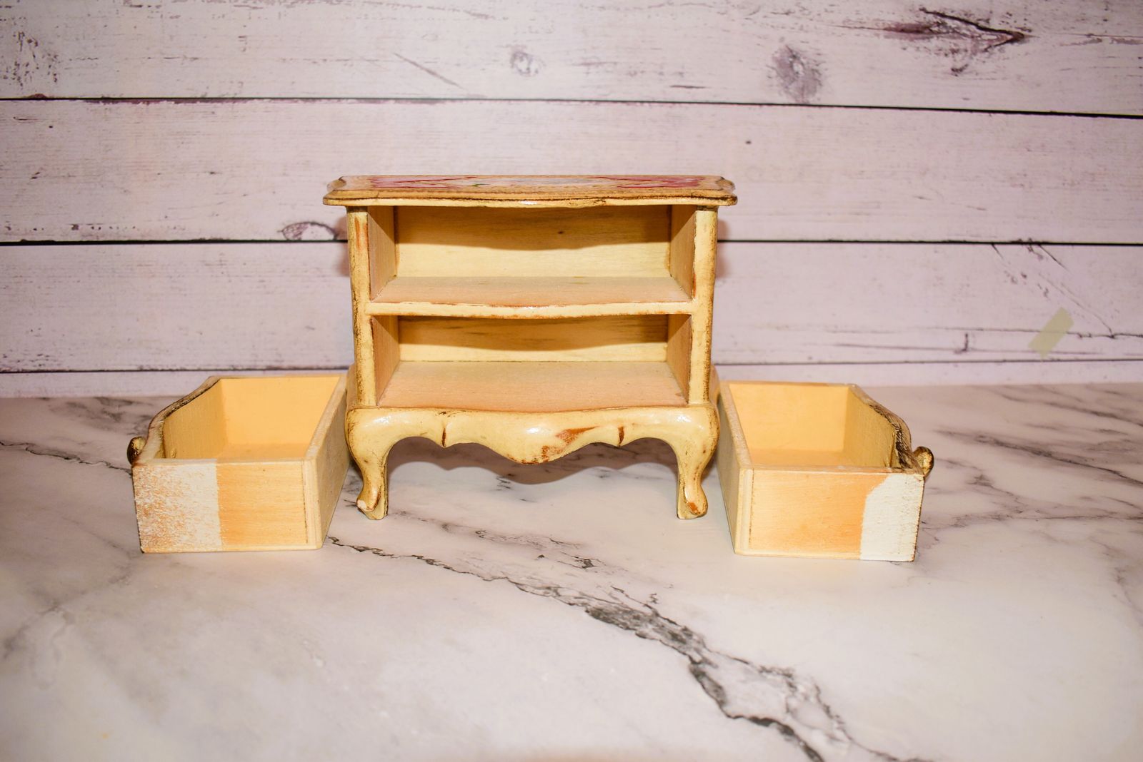 photo furniture Mid Century Florentine Red & Gilt Jewelry Chest In Louis XV Style