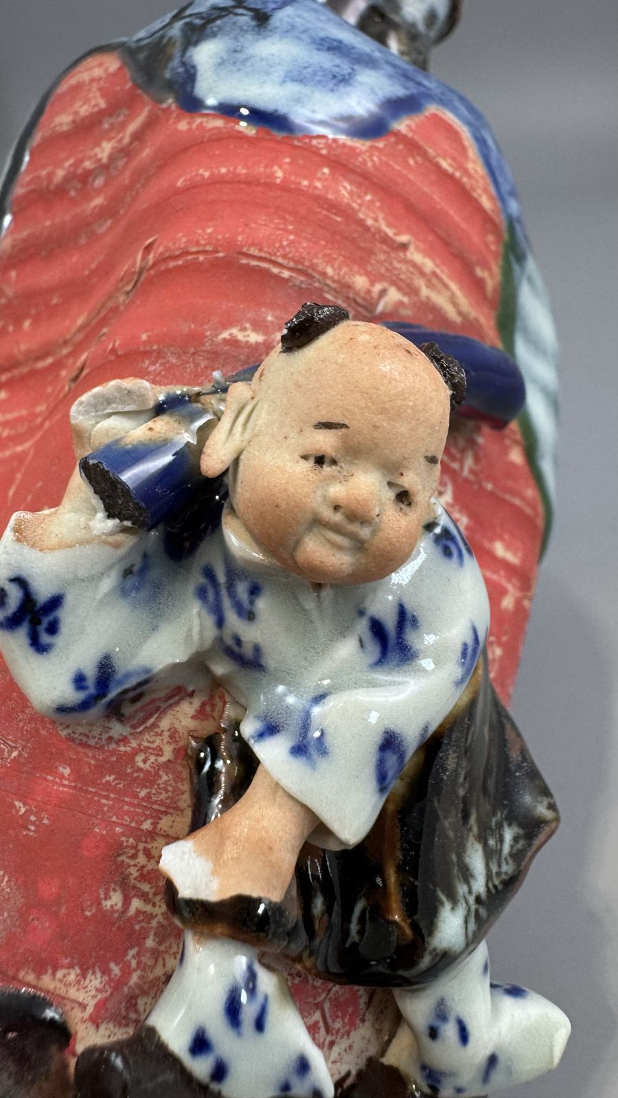 Japanese Sumida Gawa Baluster Vase With Applied Karako Figure, Signed Kōko — Meiji / Early Taishō Period photo vinterior