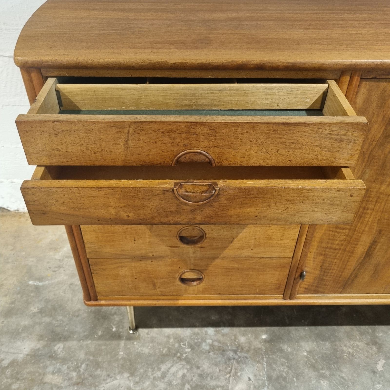 photo vinterior Walnut Sideboard 1950s – William Watting Modernord | Vintage Design Furniture