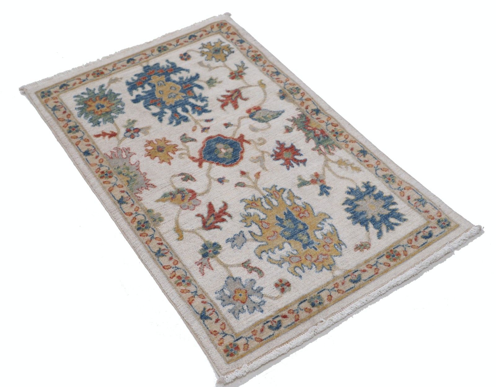 Tapis turc contemporain 2'5" x 3'11", tapis Oushak en laine 100 % à motifs floraux photo furniture