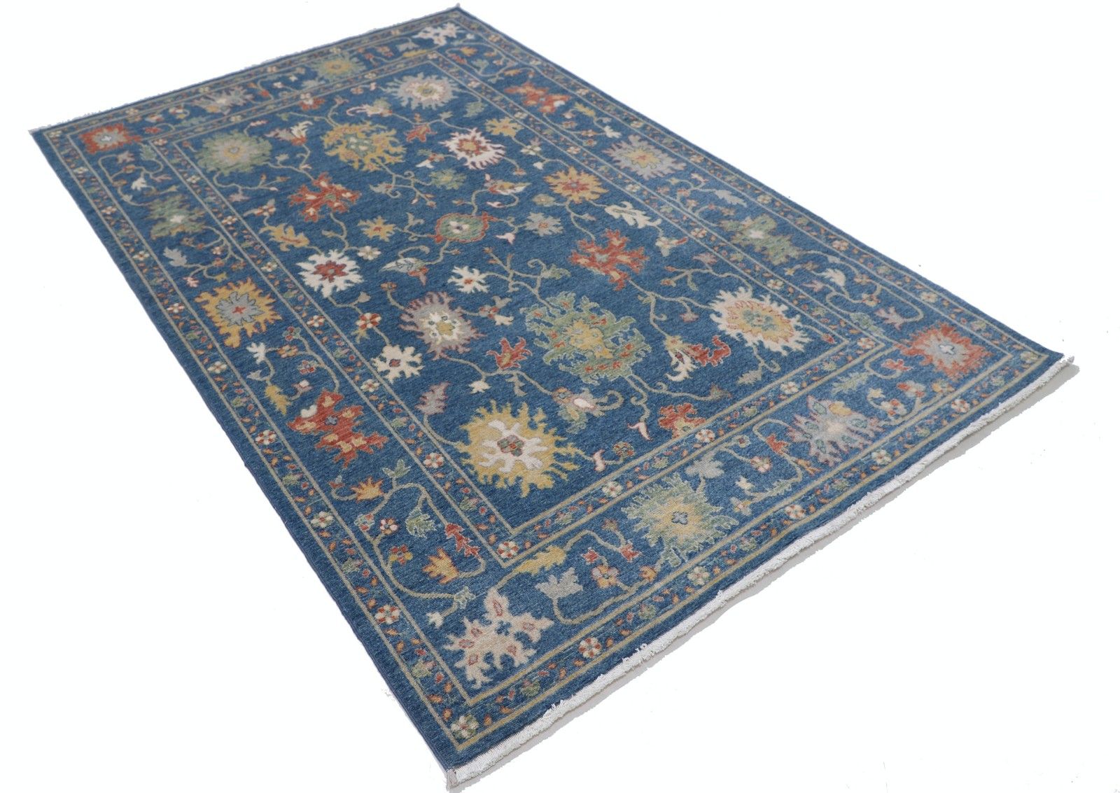 Tapis de sol contemporain turc, tout laine, de style Oushak, 150 x 239 cm photo furniture