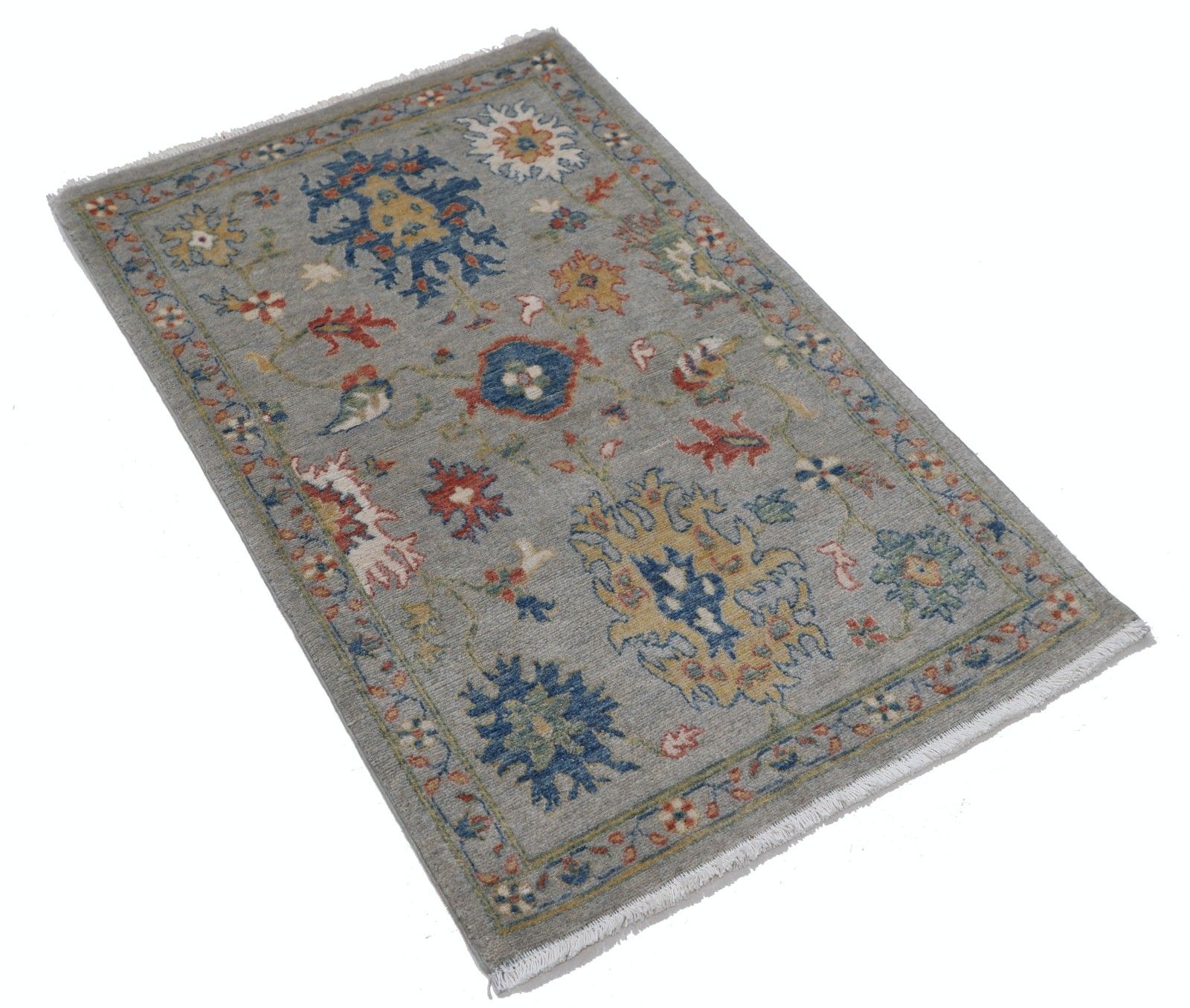 Tapis turc moderne 2'5" x 3'11", tapis Oushak à motifs floraux pour chambre photo furniture