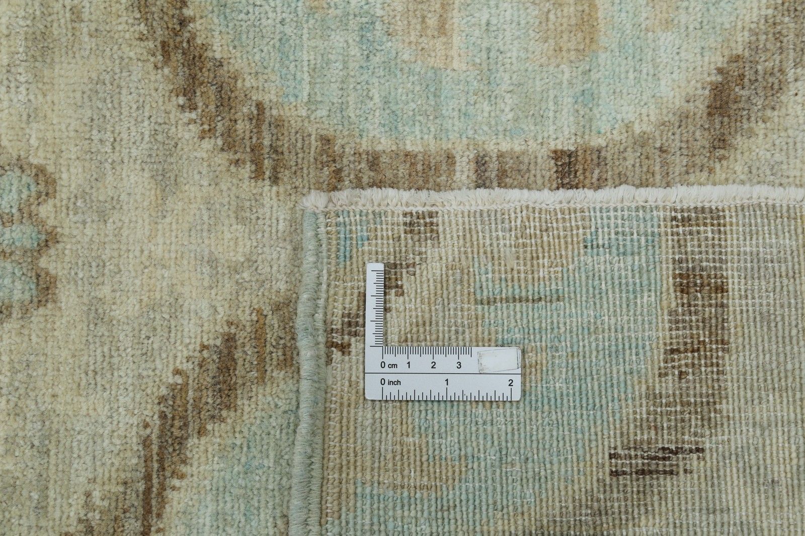 Tapis à nœuds main 244 x 295 cm, motif treillis en beige et bleu clair, laine géométrique photo vinterior