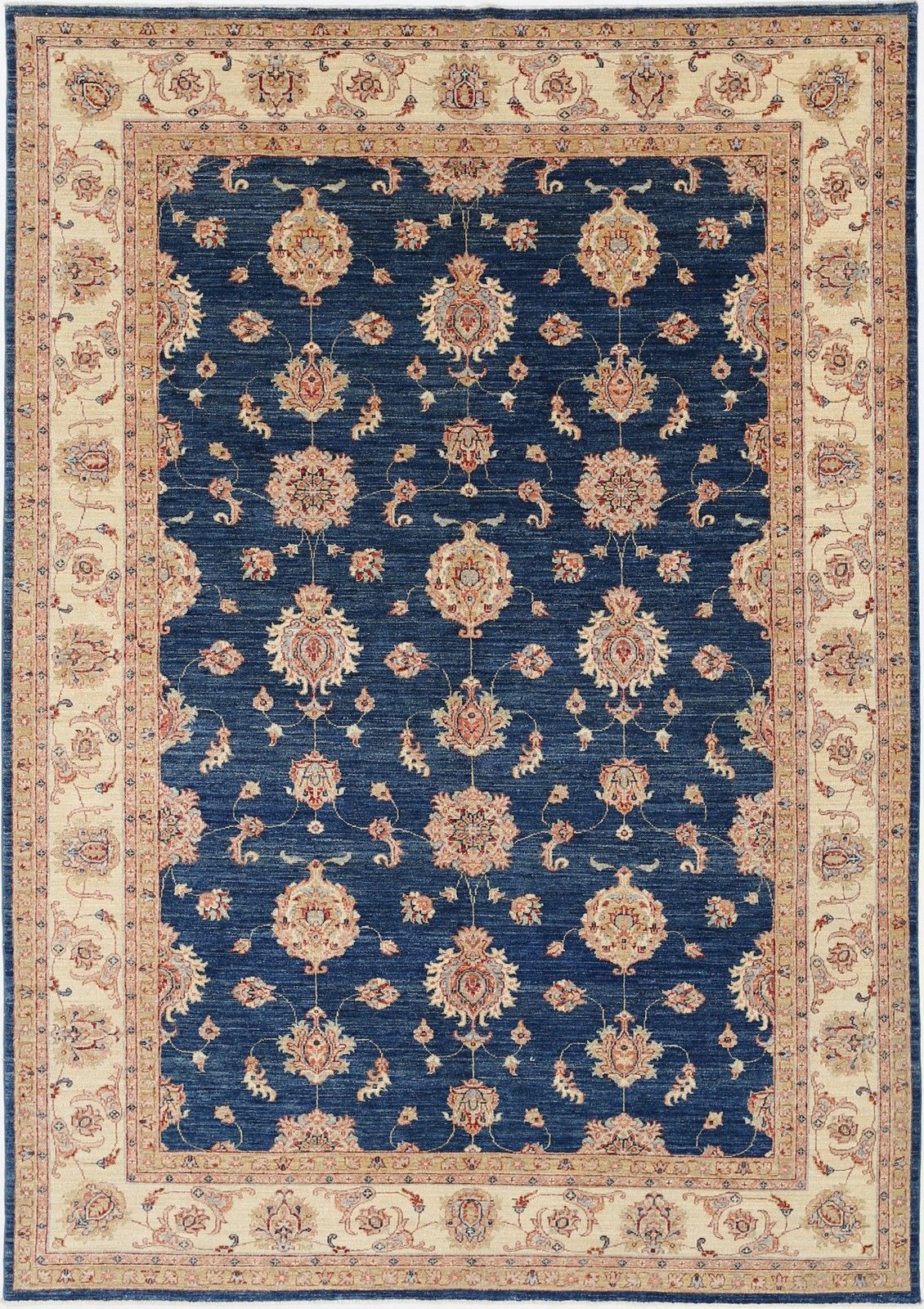 Tapis turc noué à la main bleu marine et ivoire, 2,06 x 2,93 m. Tapis traditionnel à motifs floraux