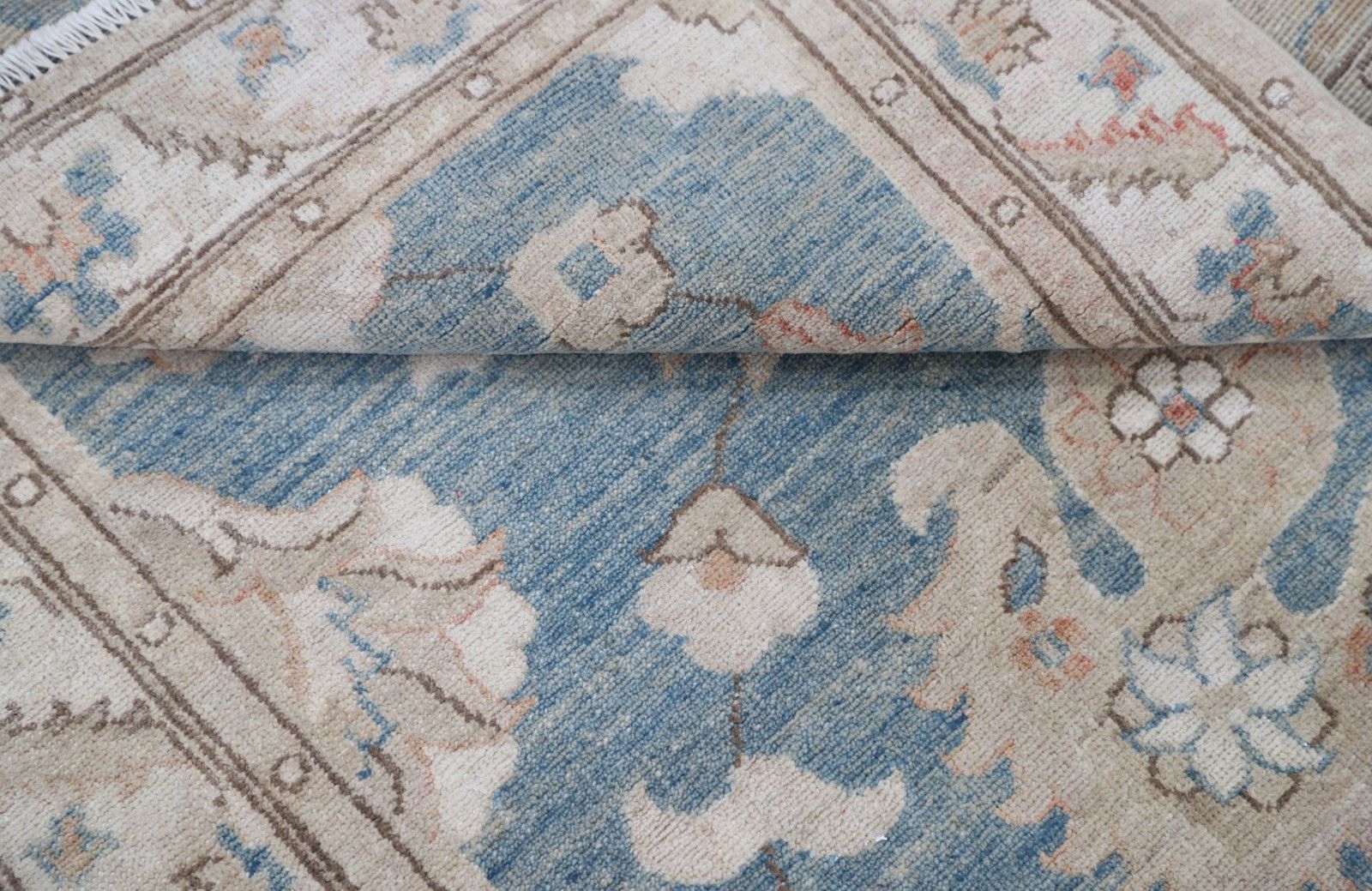 Tapis d'appoint turc Oushak noué à la main, bleu clair, ivoire et beige, 90 x 150 cm photo Textiles