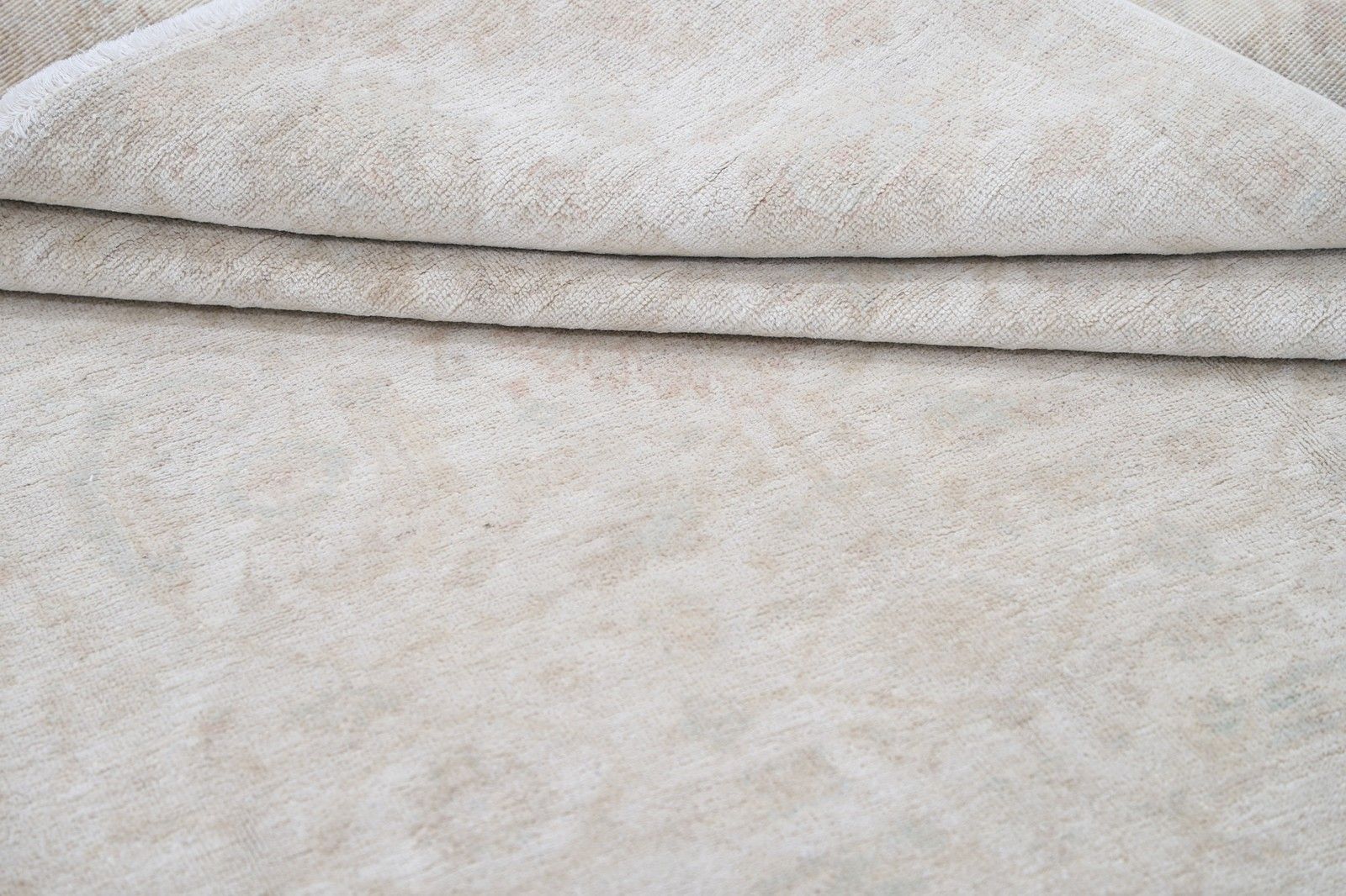 Tapis Oushak noué à la main 180 x 270 cm, beige à motif médaillon doux photo 2647.0