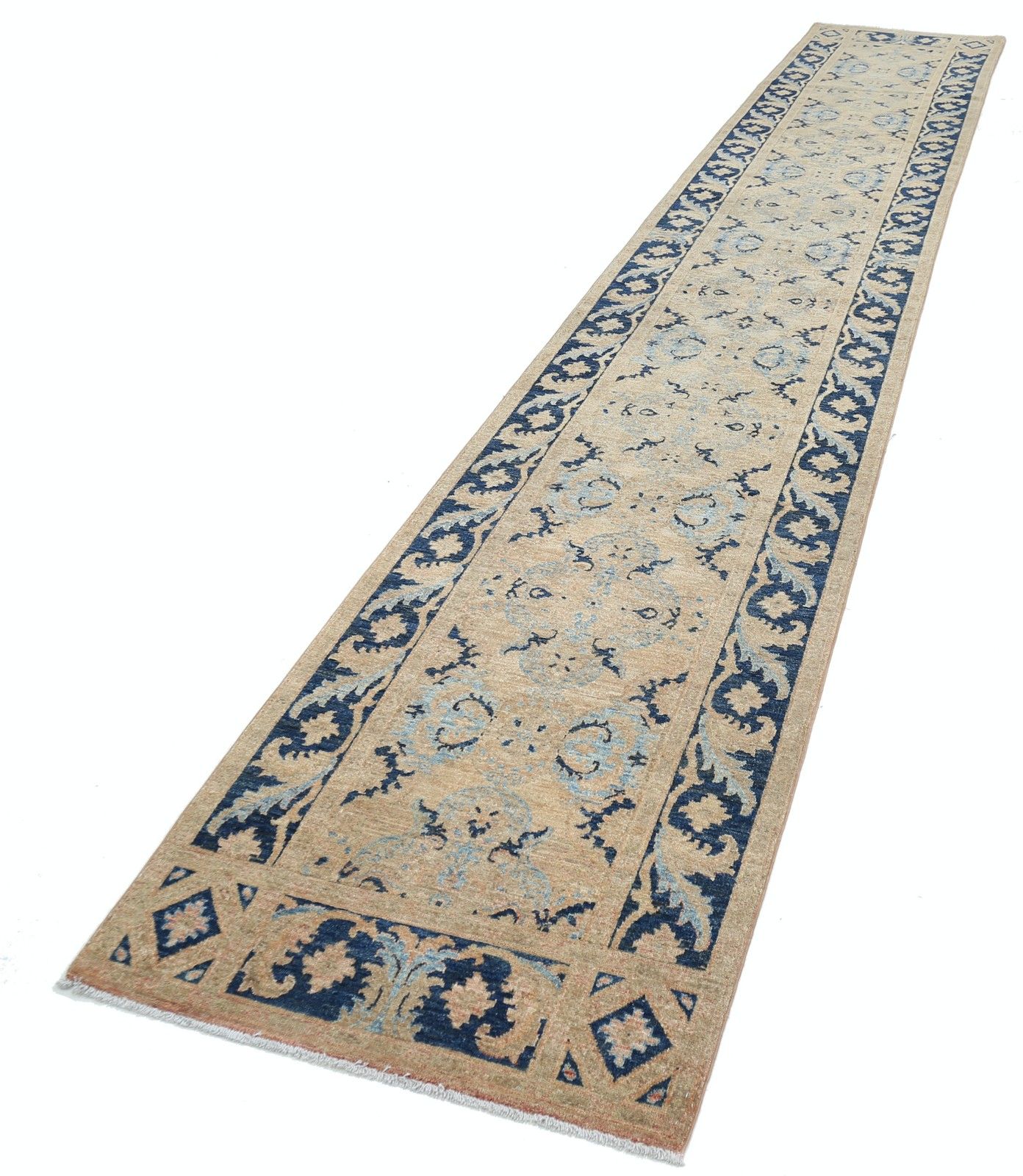 Tapis de couloir noué à la main, beige, bleu marine et bleu clair, 3 x 17 pi, 100 % laine photo for sale