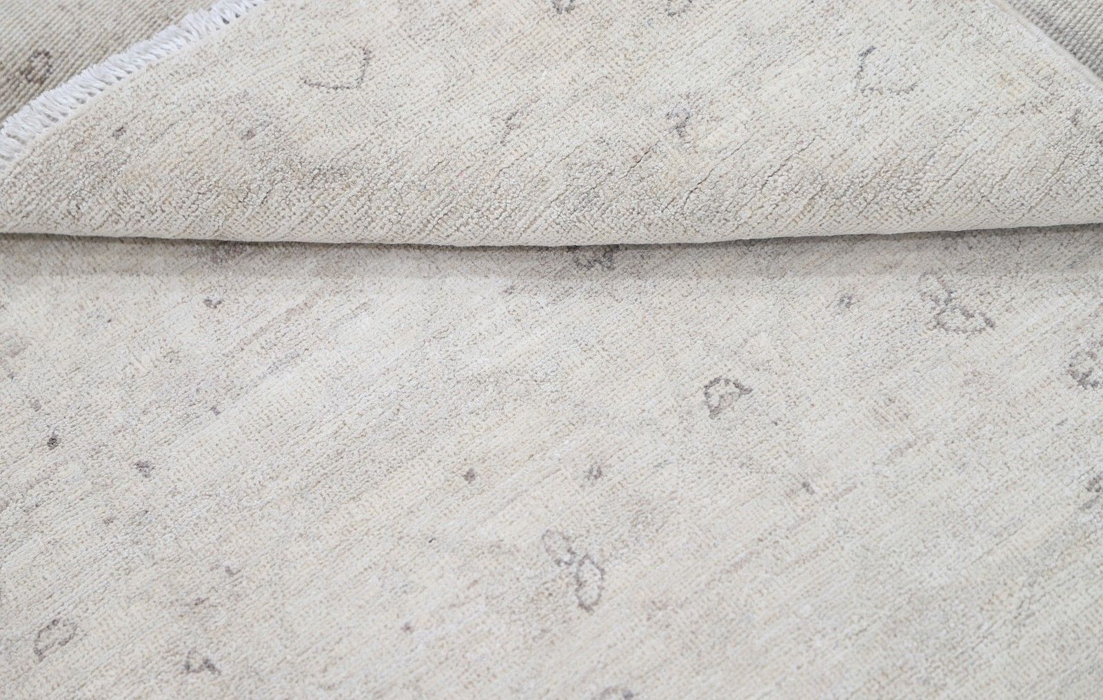3x4.8 Ft Traditional Hand Knotted Turkish Accent Rug. Neutral Tone Wool Area Rug photo Textiles