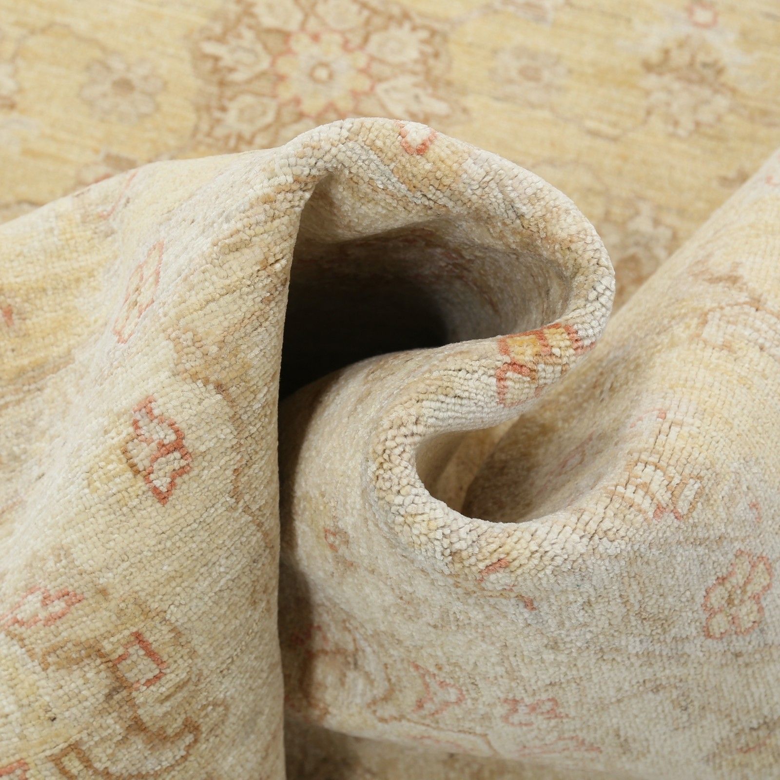 8x8 Ft Hand Knotted Round Rug. Beige Oushak Carpet With Floral Medallion Pattern photo vinterior