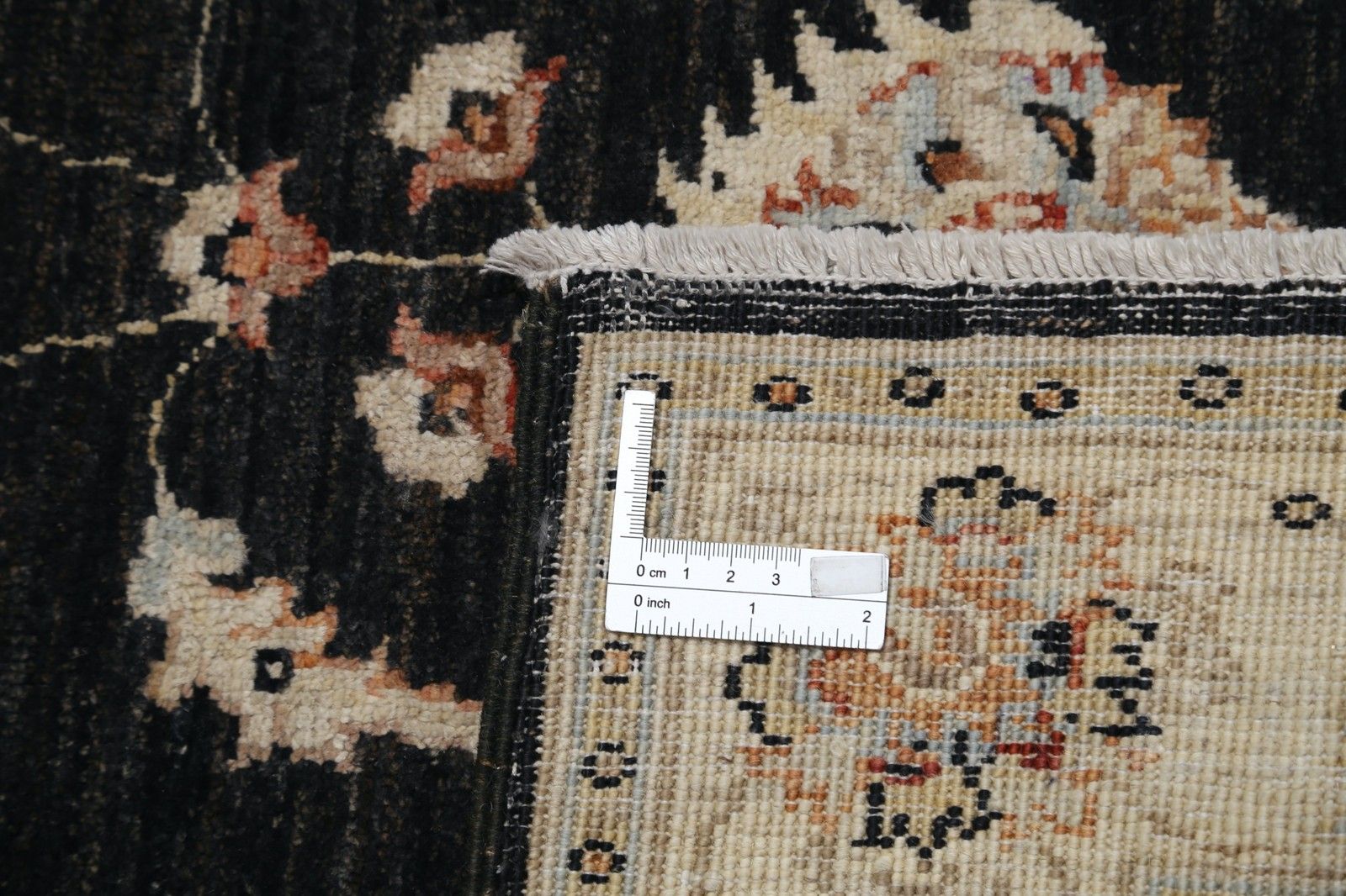 Tapis turc à motifs floraux noué à la main, 84 x 120 cm, en noir et ivoire. 100 % laine photo buy