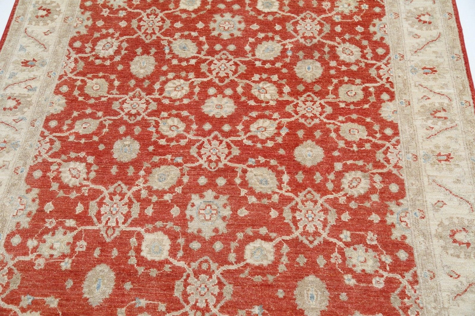 Tapis noué à la main 252 x 295 cm, rouge et ivoire, motif floral photo 3908.0