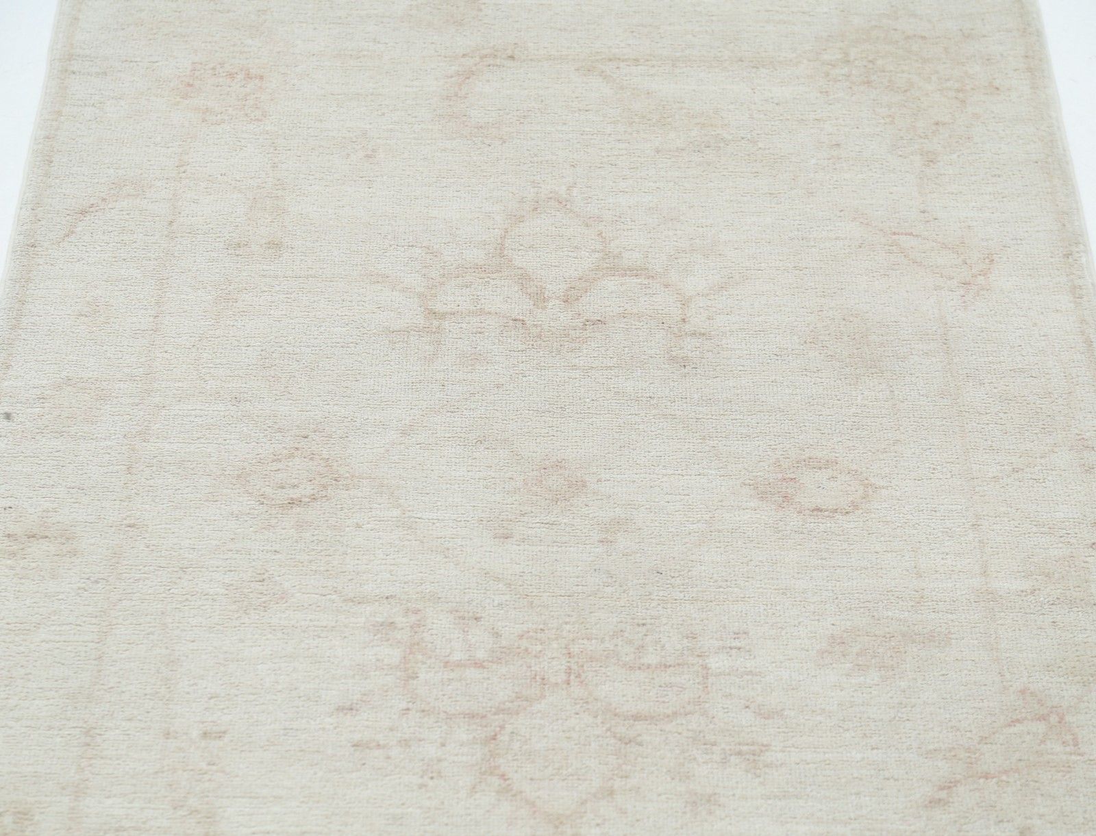 Tapis d'appoint turc noué à la main en laine, motif floral sur fond beige, 79 x 117 cm photo 498.0
