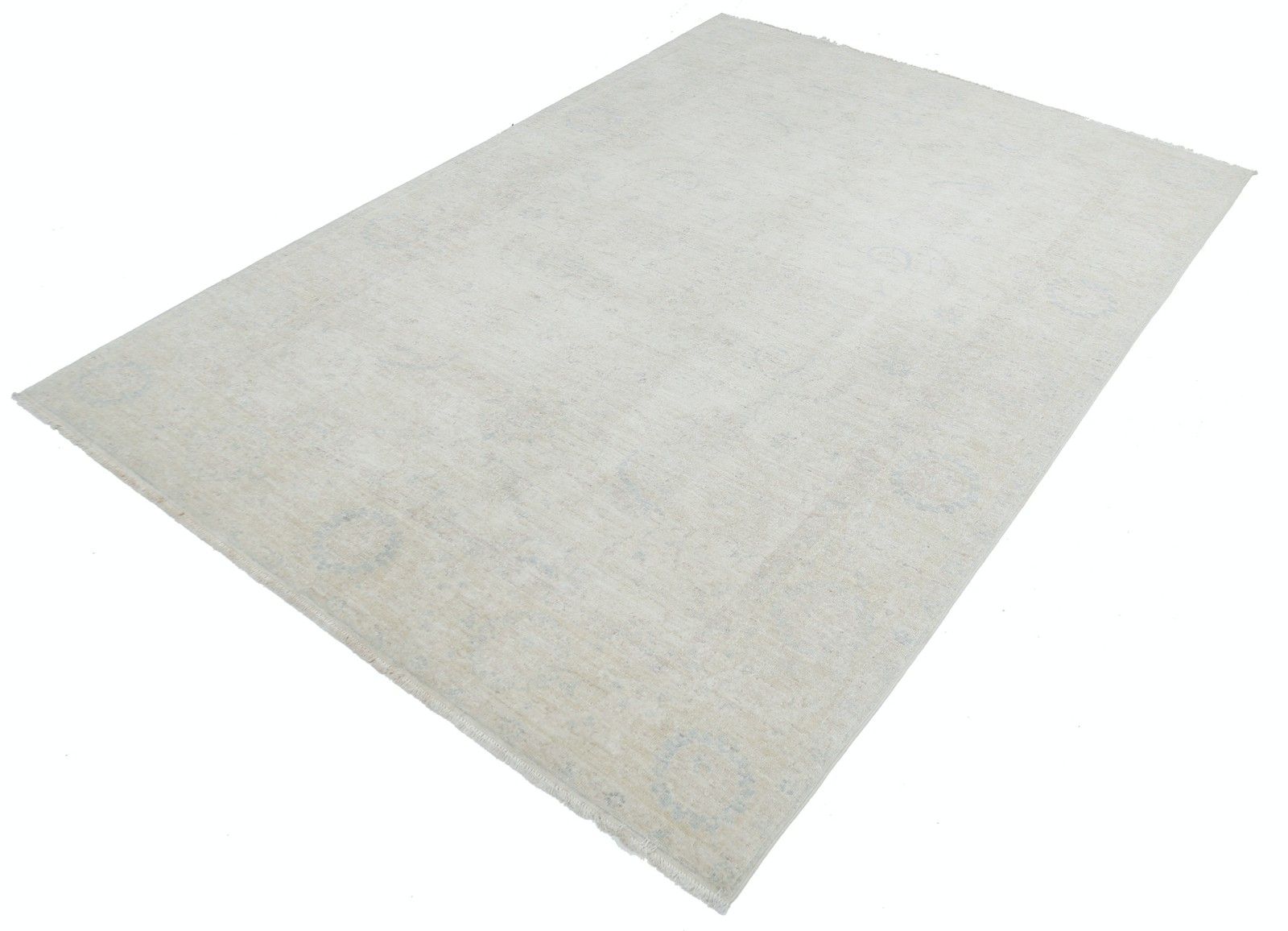 Tapis turc noué à la main à motif floral, 1,71 x 2,37 m. Tapis Oushak beige photo for sale