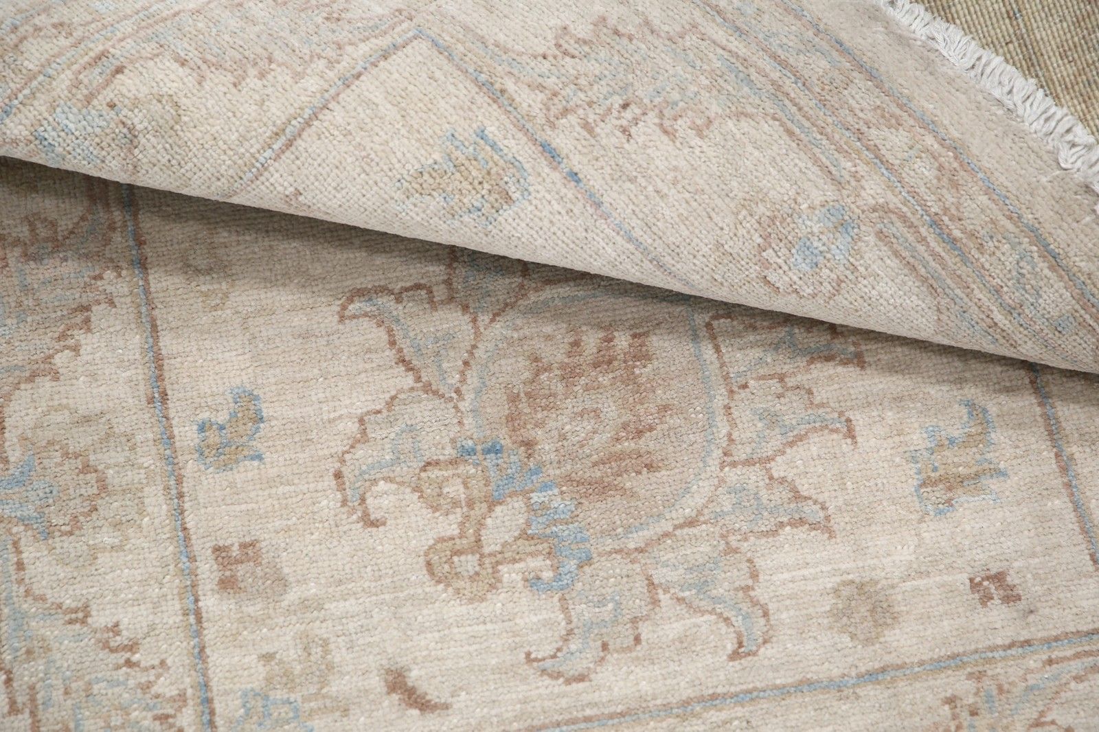 Tapis d'appoint traditionnel à motifs floraux, 2 x 3 pi. Tapis noué à la main. 100 % laine photo vinterior