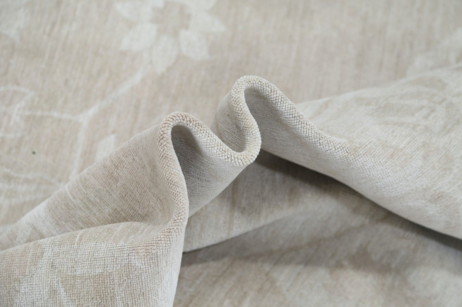 Tapis de laine beige noué à la main, 8'9" x 11'3". Tapis traditionnel à motifs floraux photo vinterior