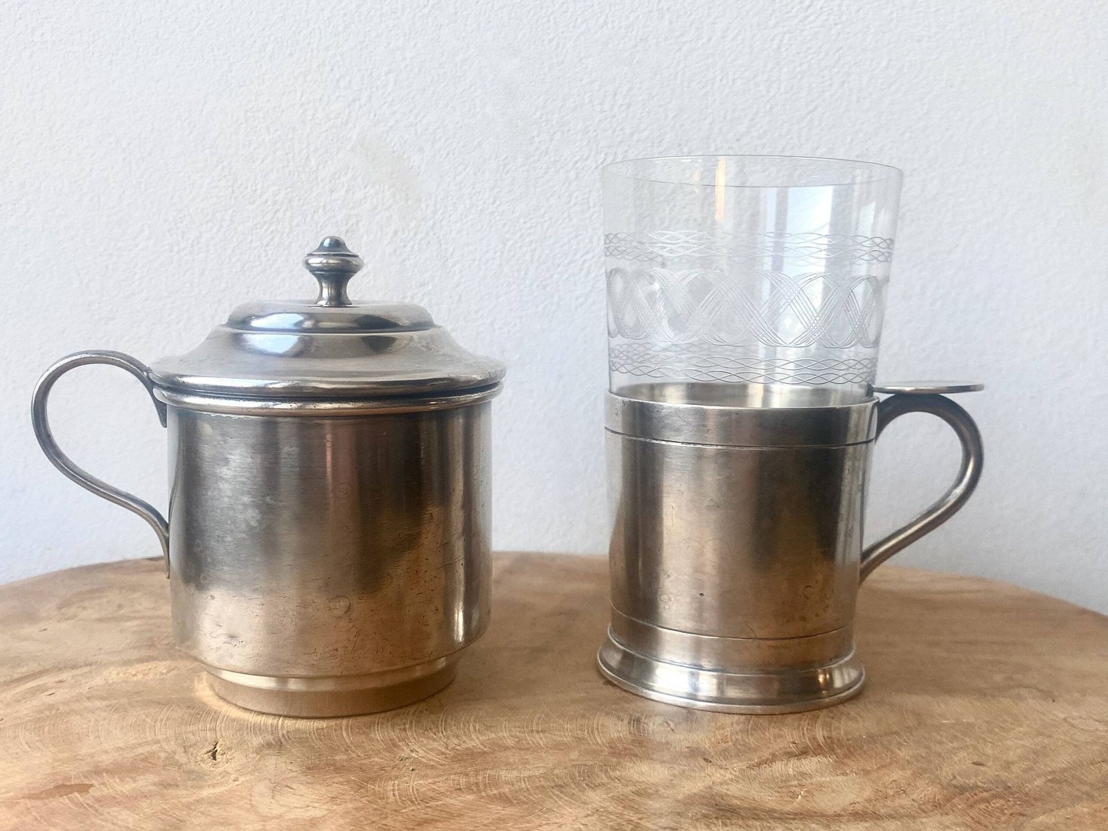 Cafetière d'époque en verre et métal argenté photo furniture