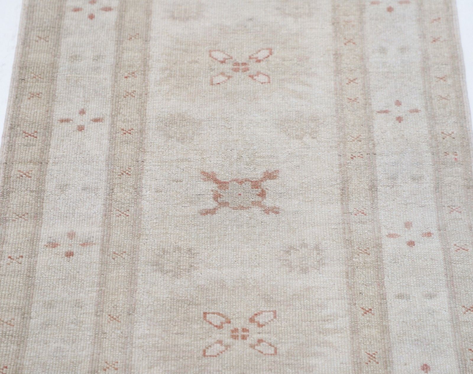2x5.3 Ft Handgeknoopt Beige, Roze Vloerkleed. Turks Geometrisch Motief Accentkleed photo for sale