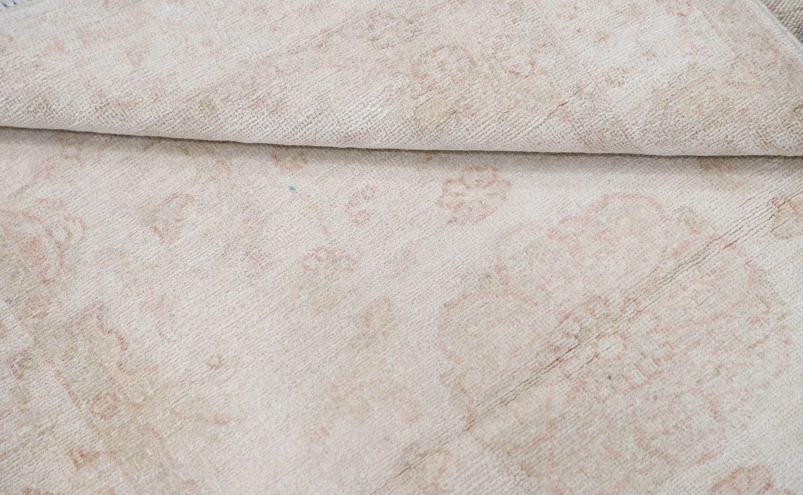 3.2x5 Ft Hand Knotted Ivory, Blush Wool Area Rug. Medallion Design Accent Rug photo Textiles