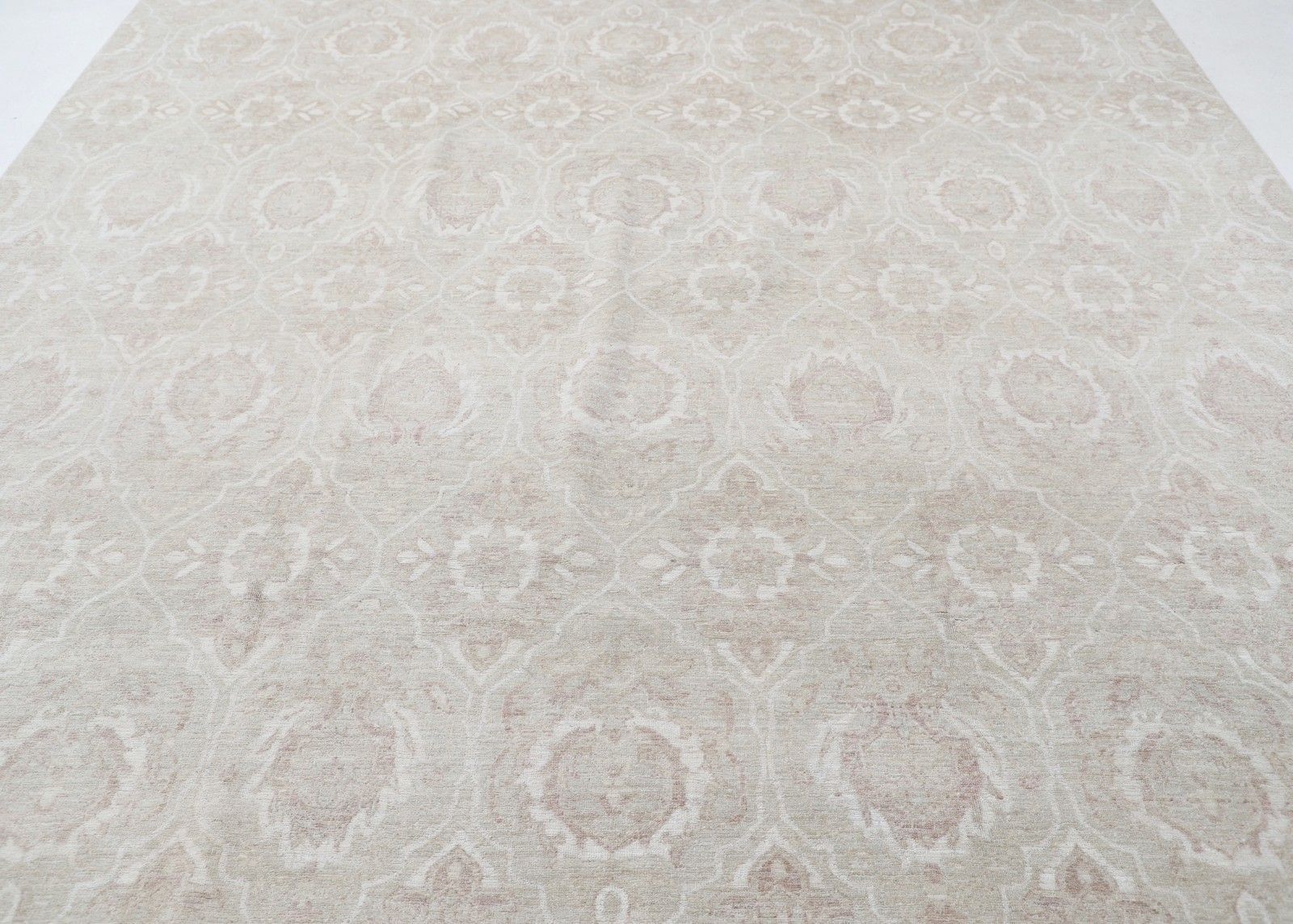 Tapis en laine noué à la main, 275 x 387 cm. Tapis aux tons doux pour salon photo for sale