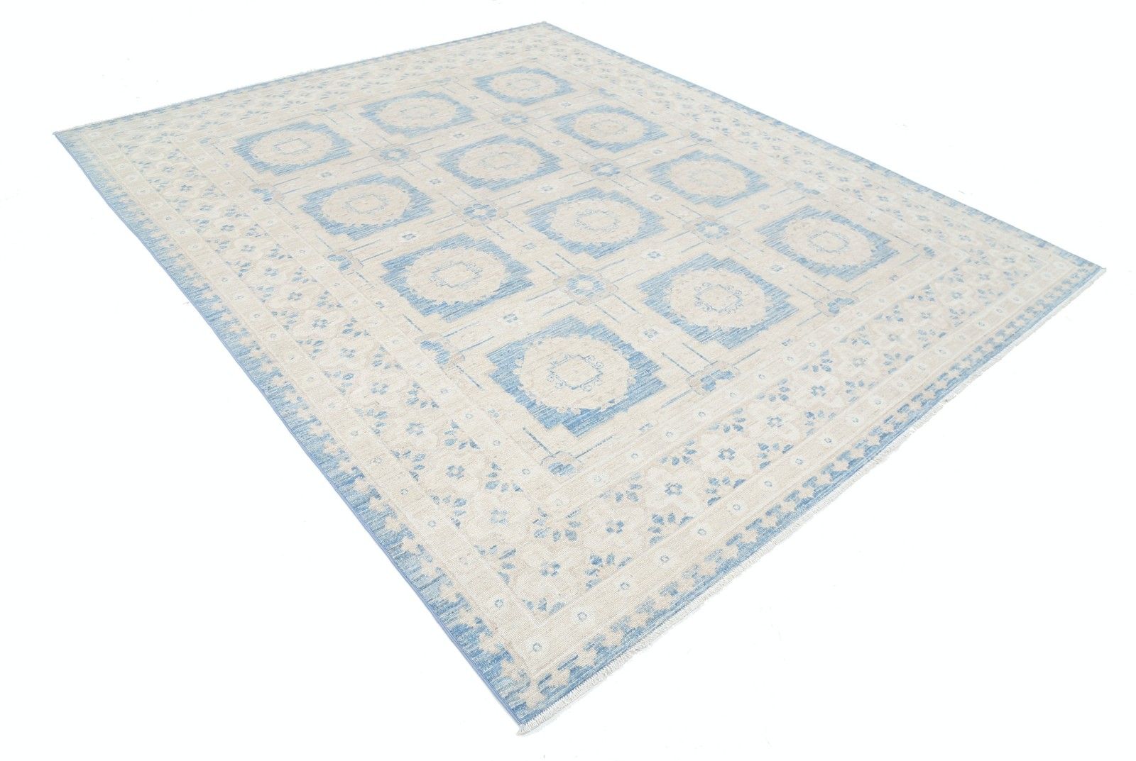 Tapis noué à la main bleu clair et ivoire, 8 x 9,8 ft. Tapis à motif floral traditionnel photo furniture