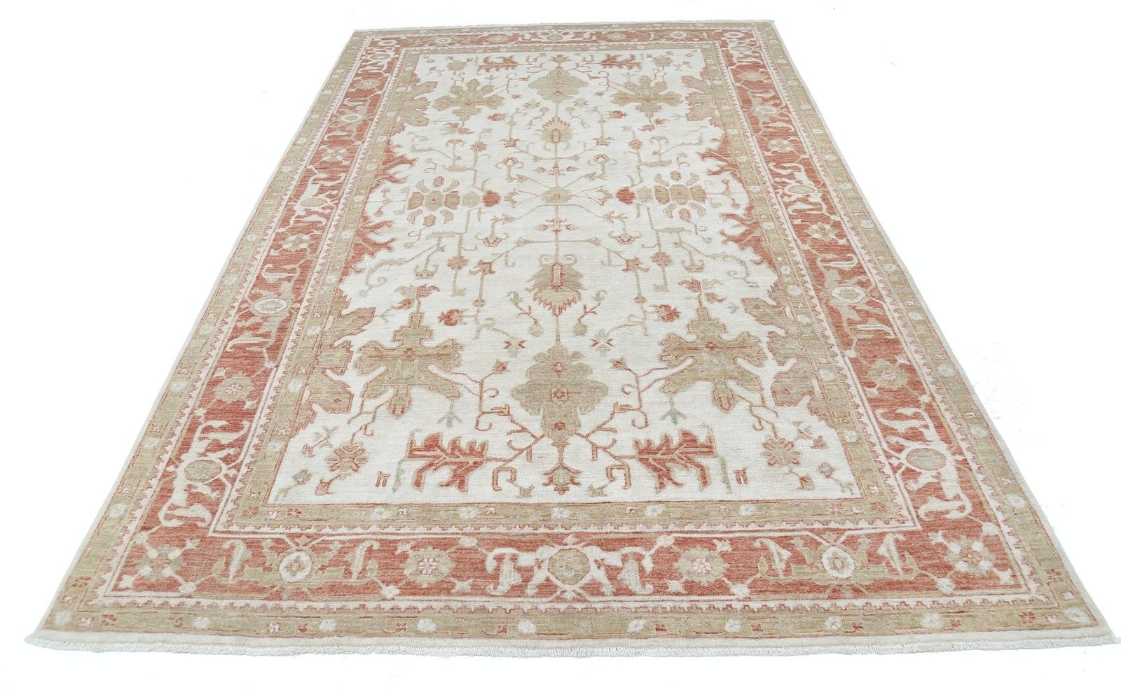 Handgeknoopt vloerkleed 6,5 x 10,2 ft voor de woonkamer. Traditioneel beige wollen tapijt photo Textiel