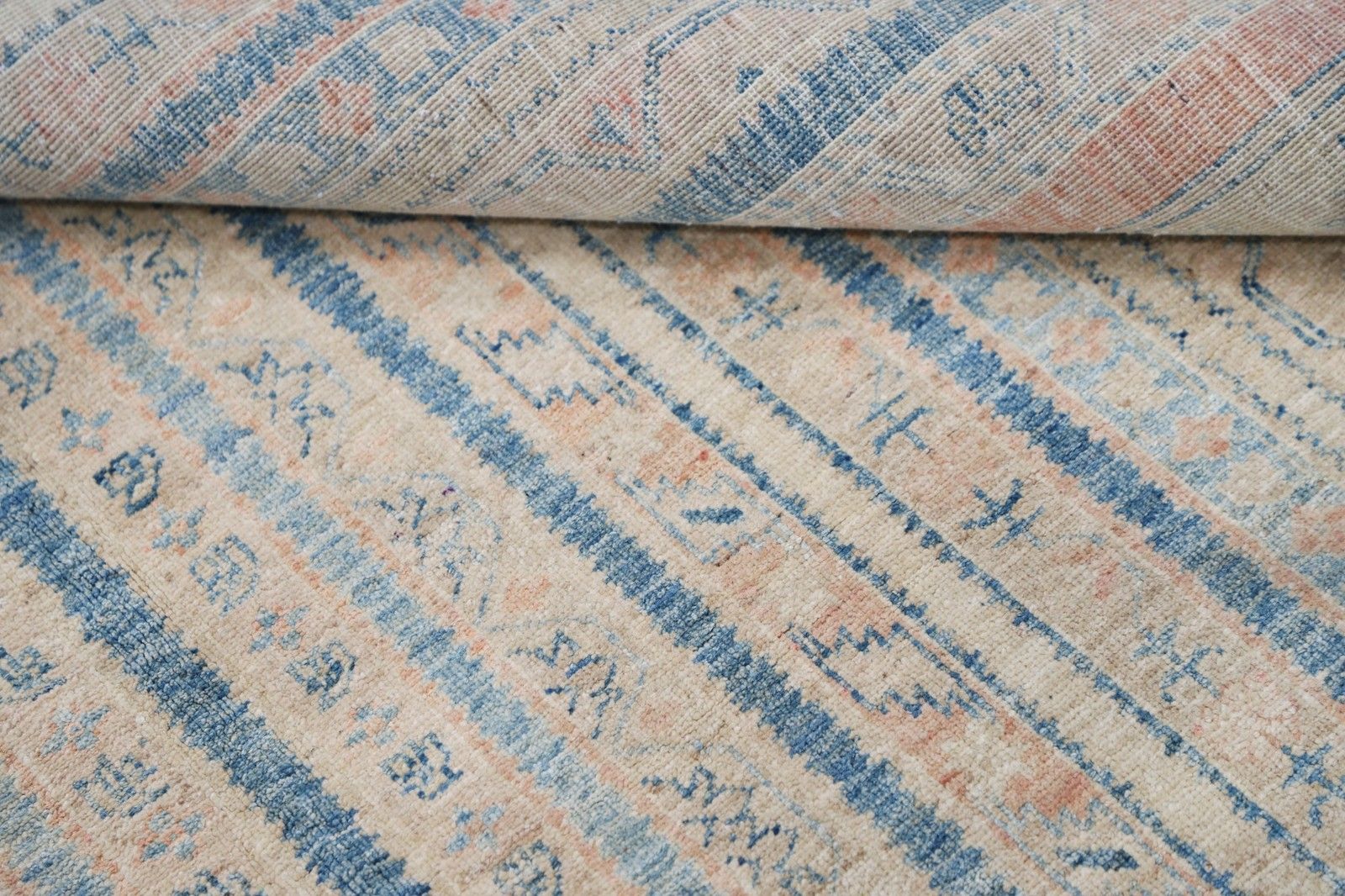 5,6x7,7 ft handgeknoopt vloerkleed, lichtblauw en beige, gestreept geometrisch patroon photo 2061.0