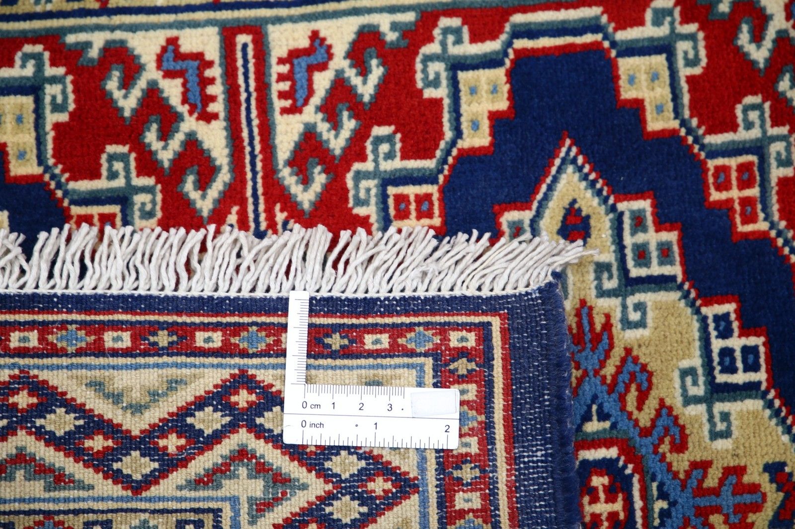 2x3 ft decoratief tribal vloerkleedje voor de slaapkamer. Met de hand geknoopt Turks wollen vloerkleed photo buy