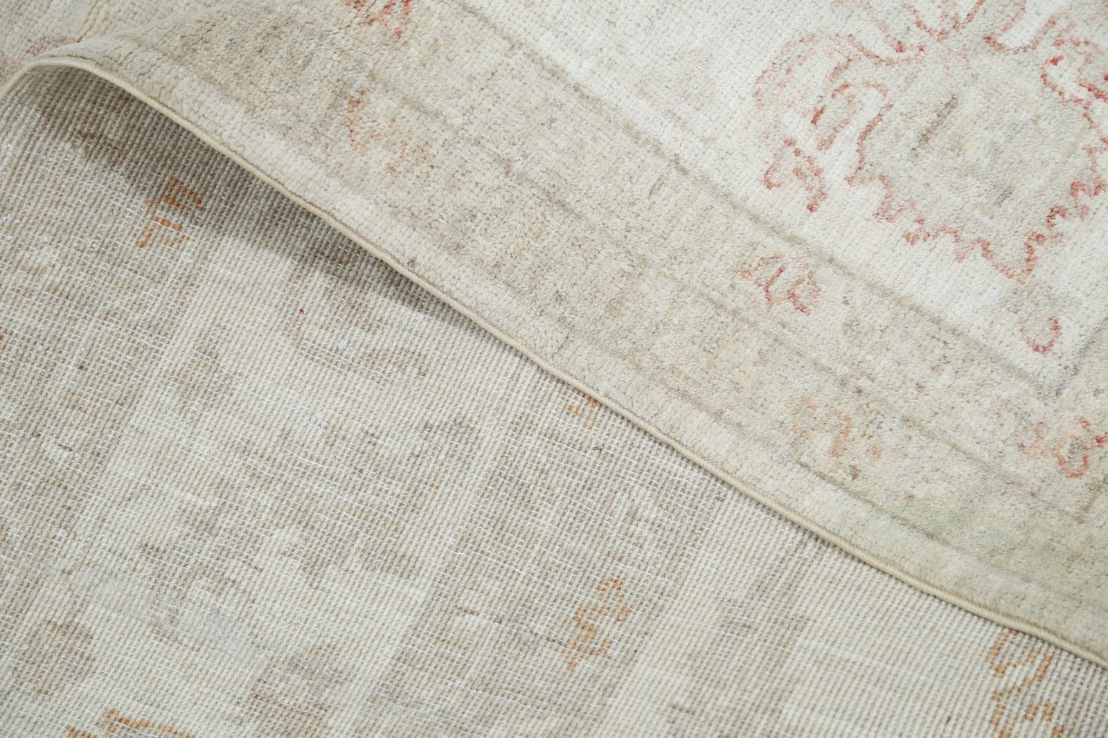 Tapis Oushak en laine noué à la main, 6,7 x 8,3 ft. Tapis turc beige à motifs floraux photo for sale