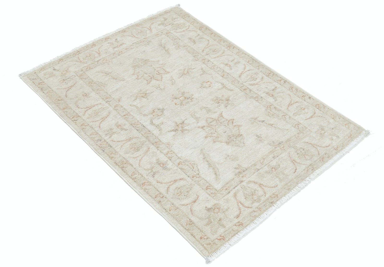 Tapis Oushak fait main, 0,80 x 1,10 m. Tapis d'appoint beige à motif floral. 100 % laine photo furniture