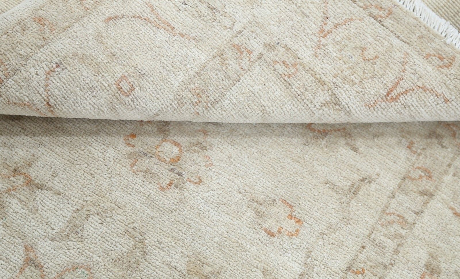 2.6x3.6 Ft Handmade Oushak Rug. Beige Accent Rug With Floral Design. 100% Wool photo vinterior