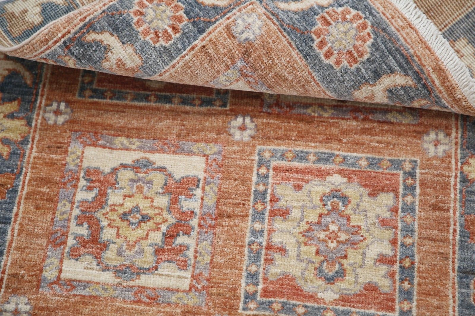 2x3 Ft Handgeknoopt Rood, Blauw, Ivoor Vloerkleed. Geometrisch Paneeldesign Accentkleed photo vinterior