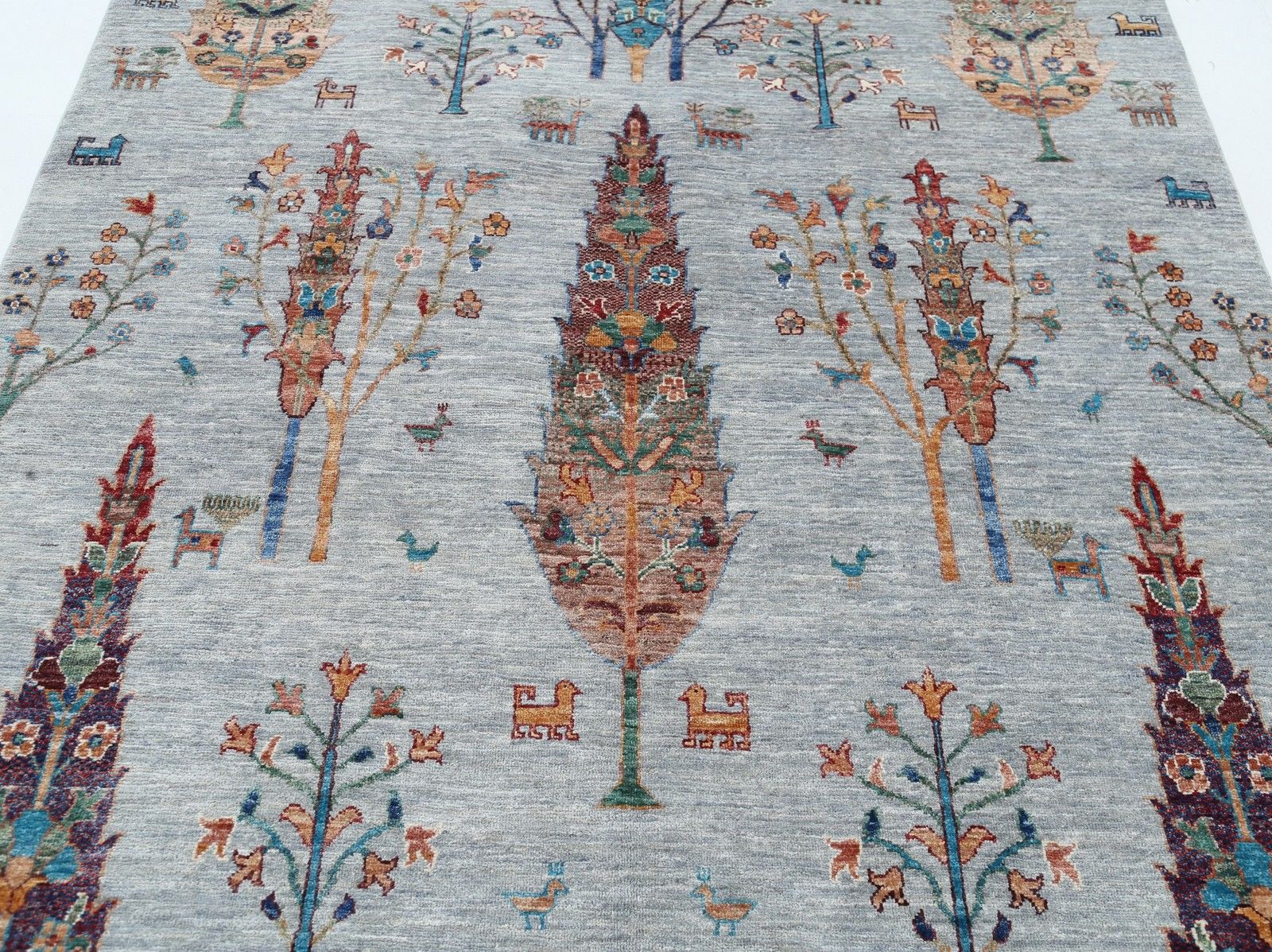 Tapis noué main bleu clair, 170 x 235 cm, motif turc Arbre de Vie photo for sale