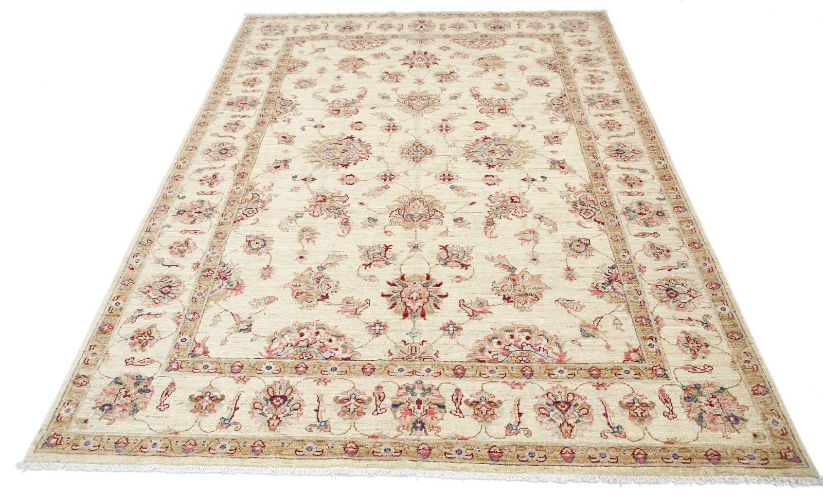 5,7x8 Ft Handgeknoopt Beige Wollen Oushak Vloerkleed Met Allover Bloemmotief photo Textiel