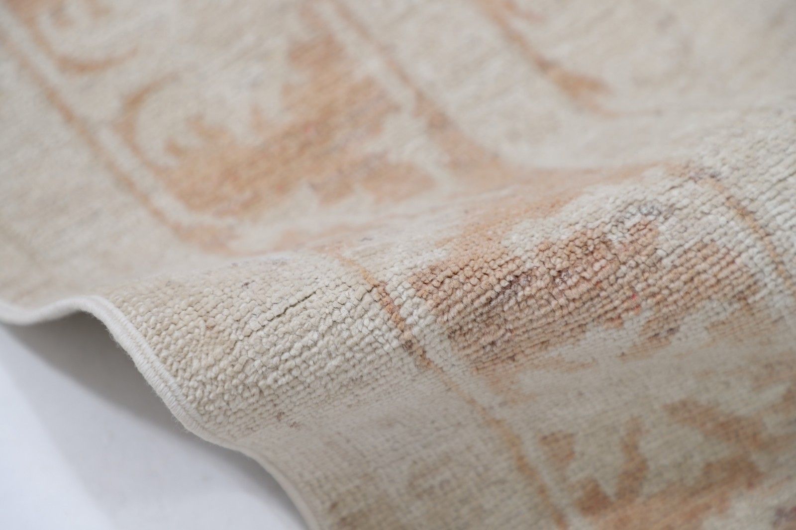 5x7,4 ft handgeknoopt vloerkleed met bloemmotief in beige. 100% wol photo Textiel