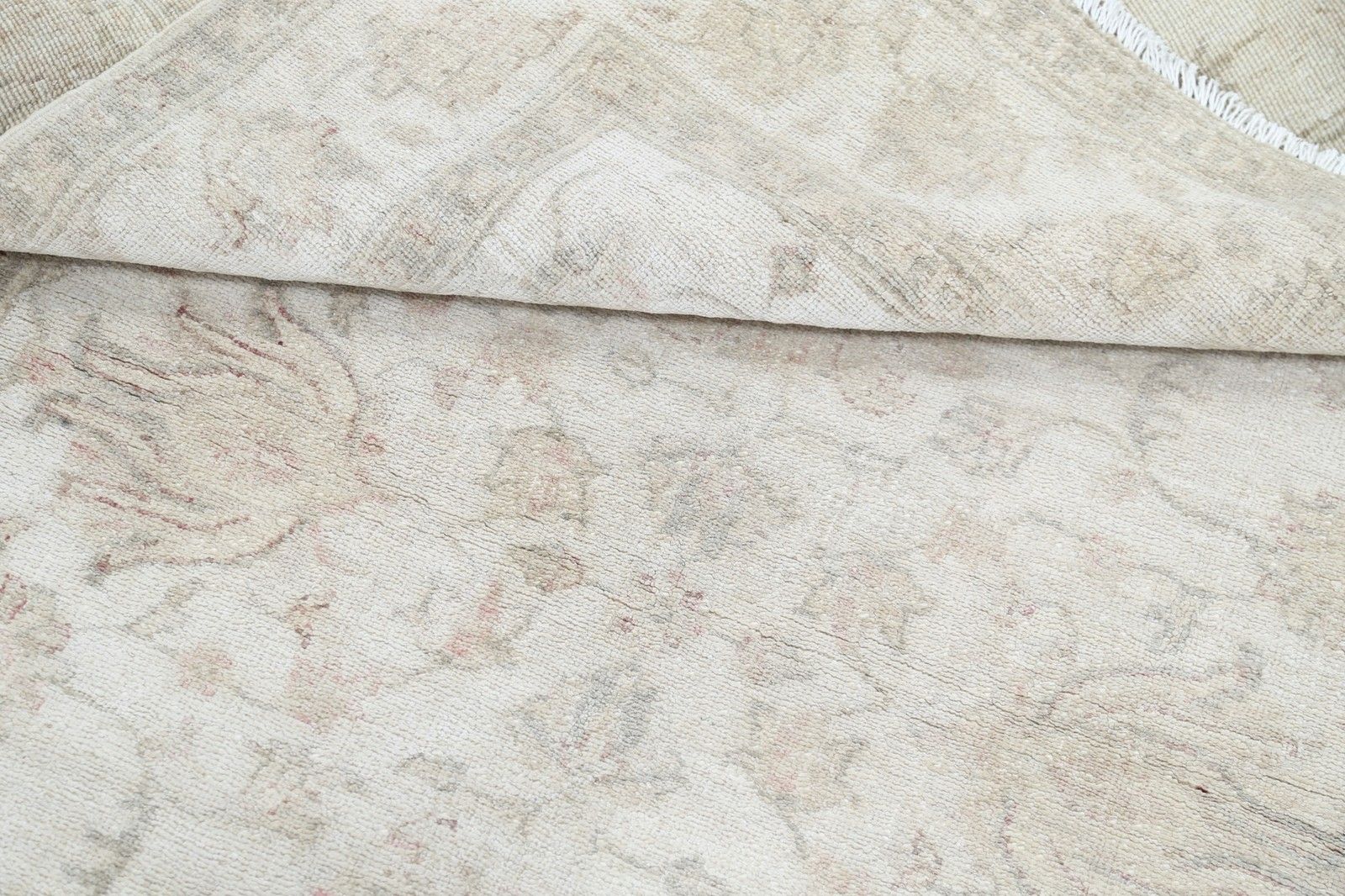 4x6 Ft Handknotted Turkish Rug With All Over Floral Design. New Beige Accent Rug photo Textiles