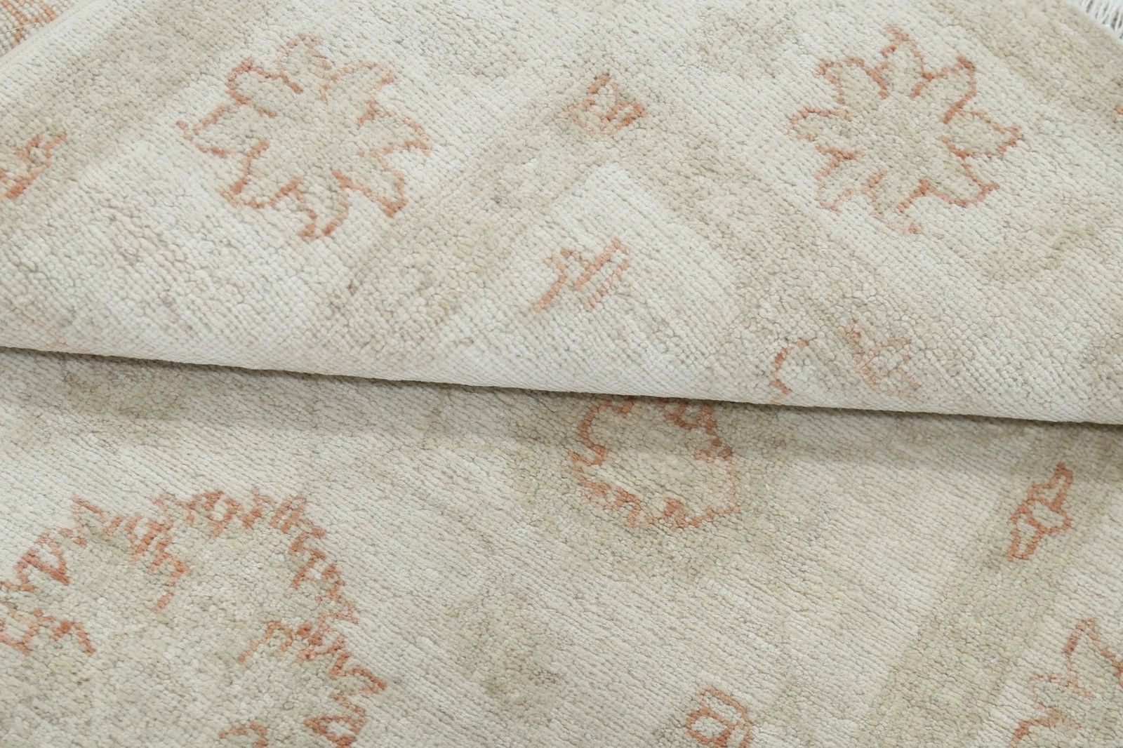 2,8x4 ft Beige Handgeknoopt Turks Vloerkleed met Bloemenmotieven. 100% Wol photo vinterior