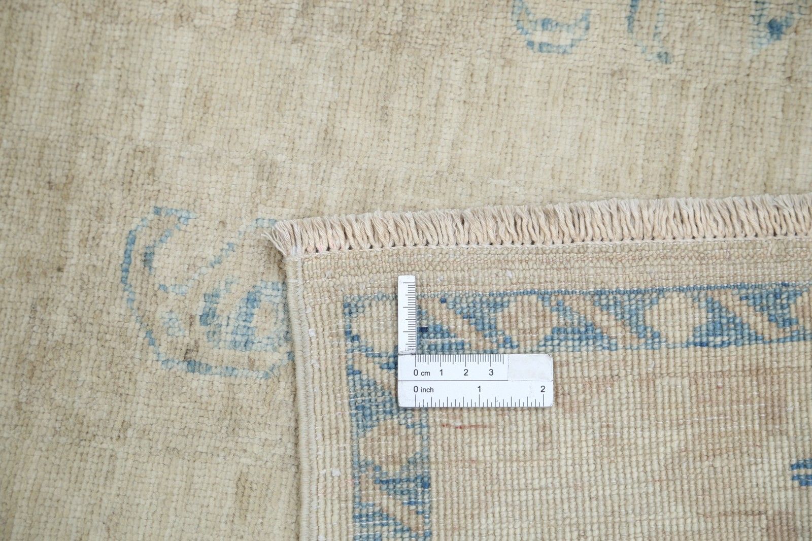 Tapis noué à la main beige et bleu clair à motif géométrique minimaliste, 1,68 x 2,24 m photo buy