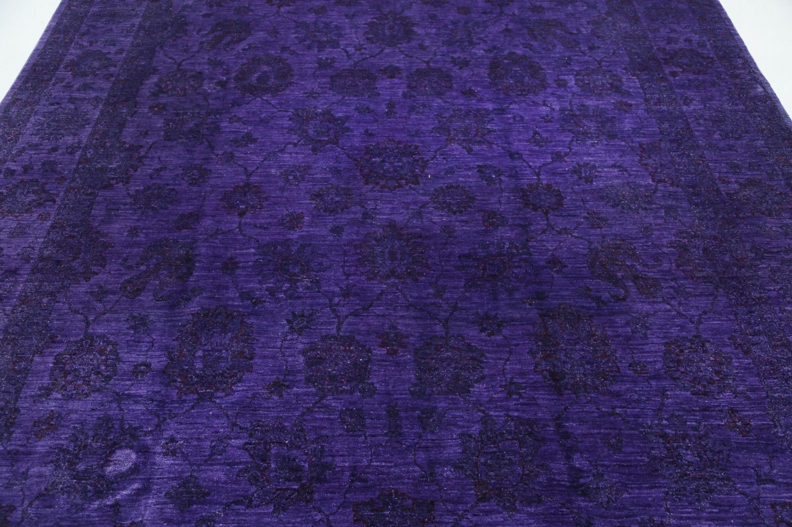 Handgeknoopt paars bloemen vloerkleed 244 x 305 cm voor de woonkamer. 100% wollen tapijt photo for sale