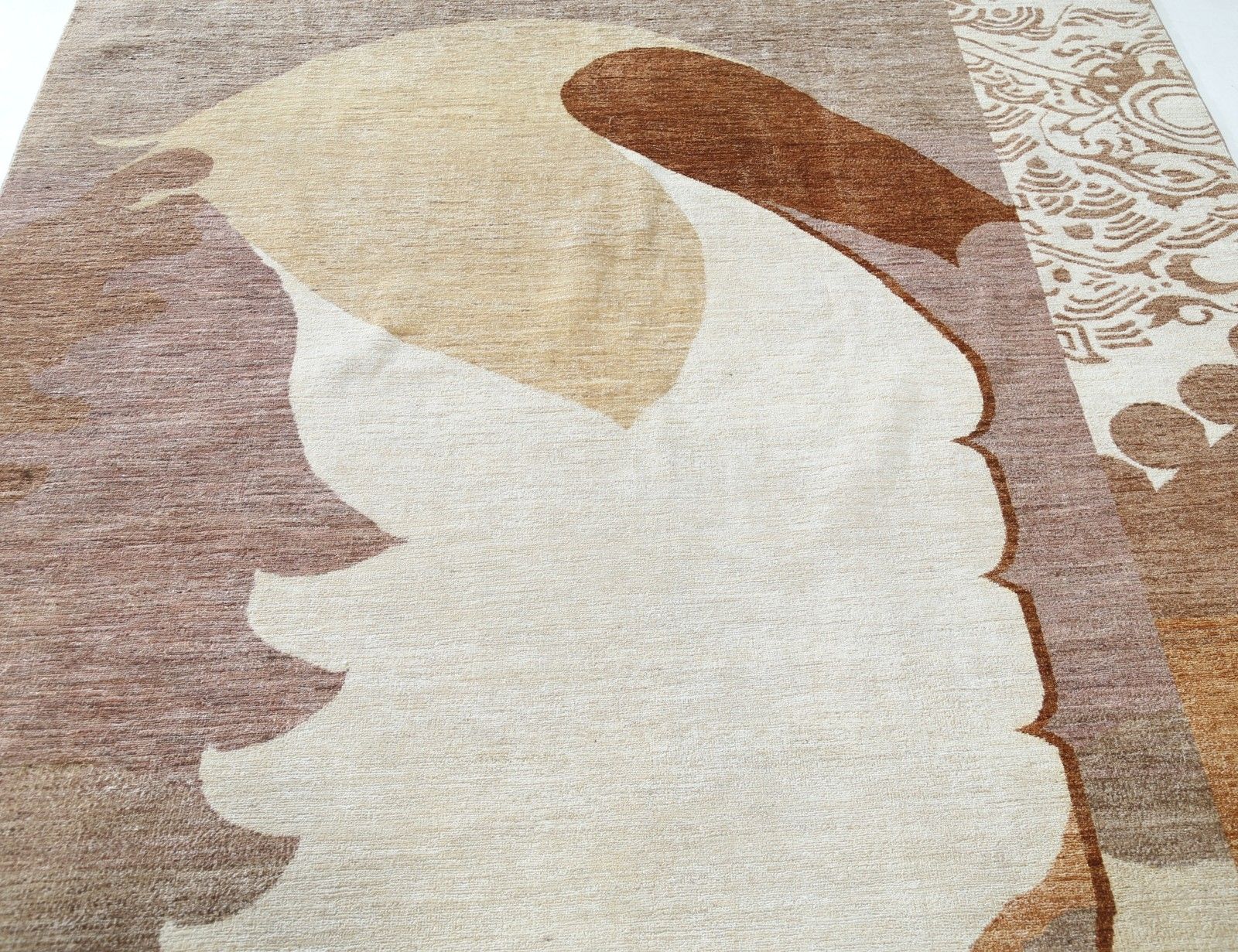 Tapis en laine noué à la main, beige, brun et ivoire, à motif abstrait, 2 x 2,4 m environ photo for sale
